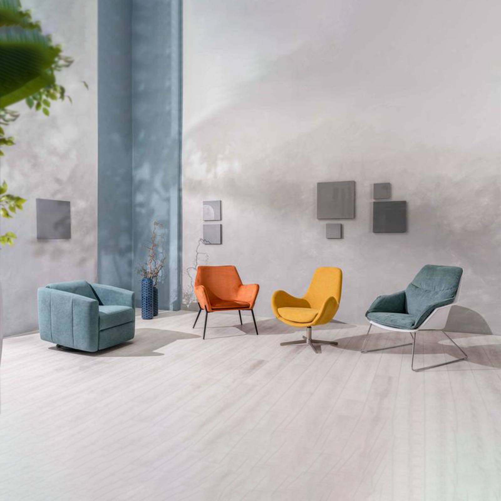 Poltrona girevole "Olga" moderna in tessuto con base cromata cm 72x64 85h