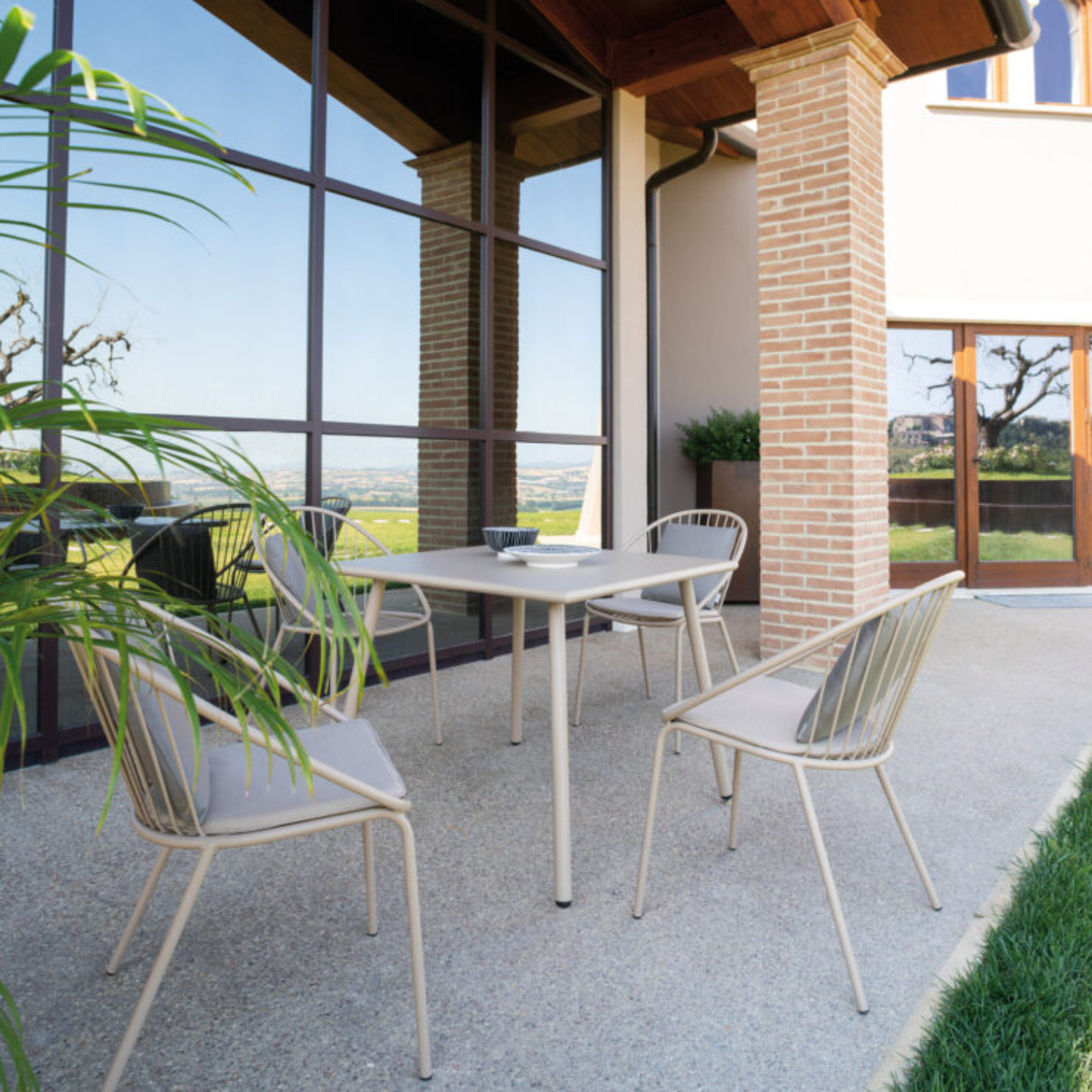 Set di sedie da giardino impilabili "Aria5" in metallo zincato cm 57x58 83h