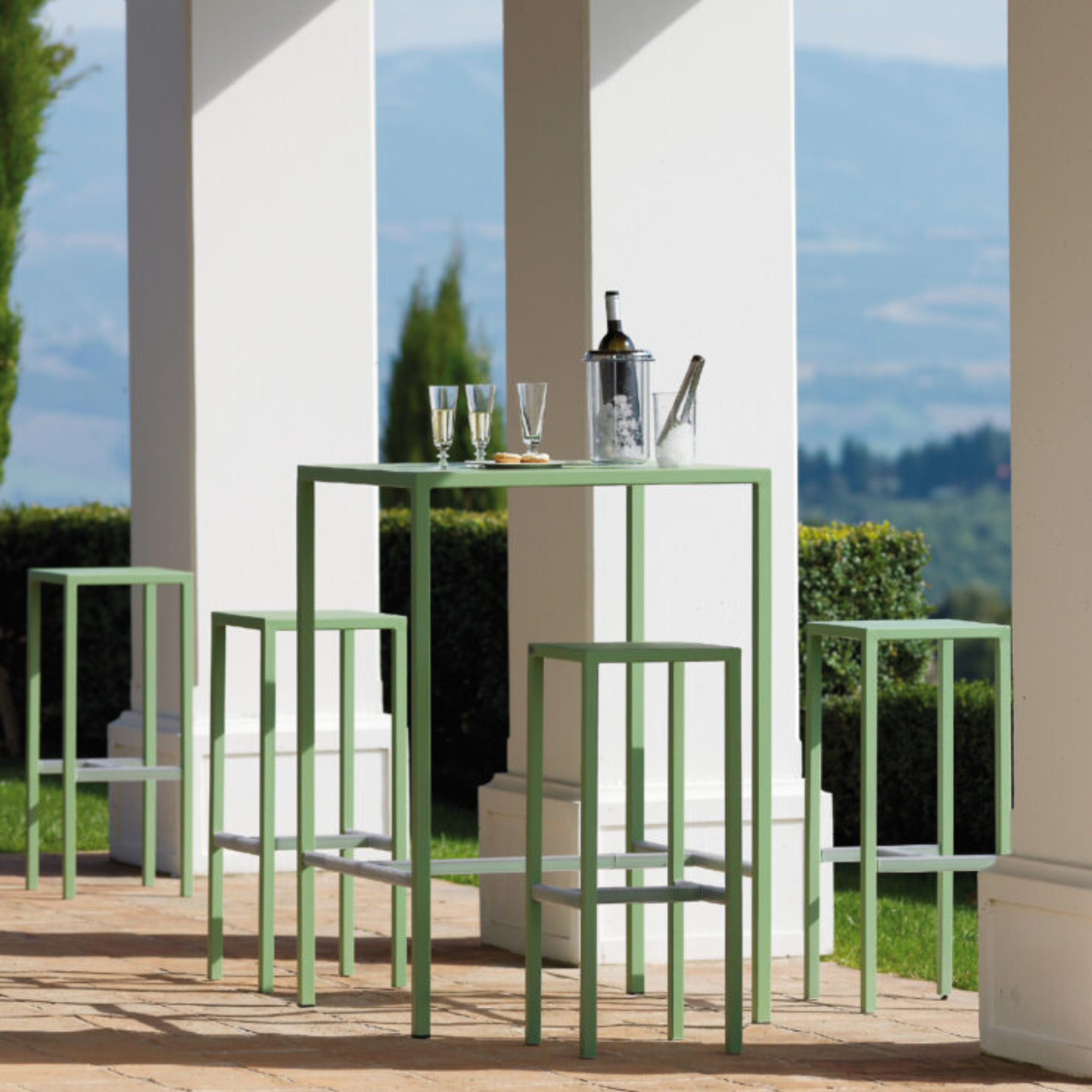 Ensemble table haute + 4 tabourets de jardin modernes "Bord de mer" en métal