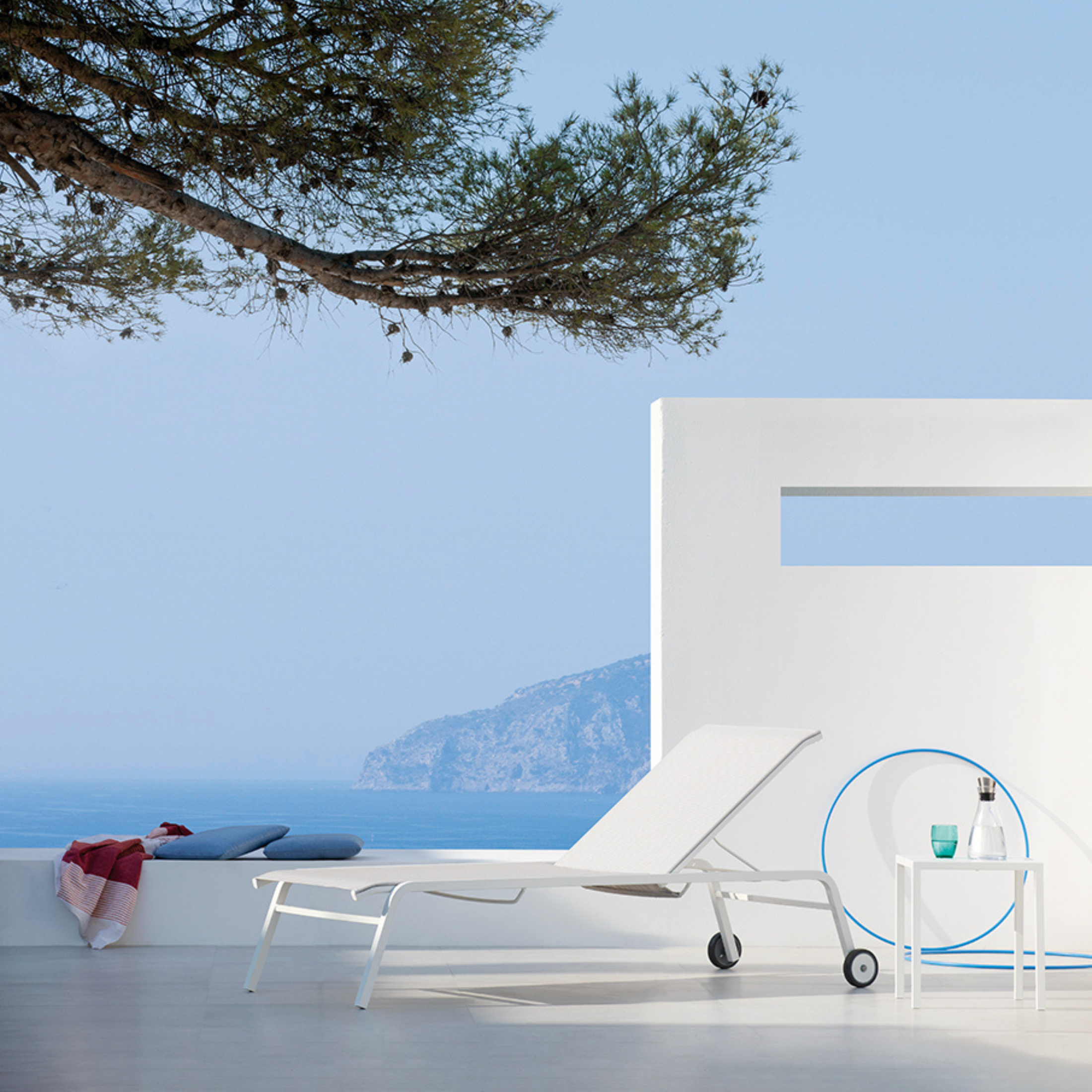 Table basse de jardin carrée en métal "Alice3" empilable 40x40 cm 38,5h