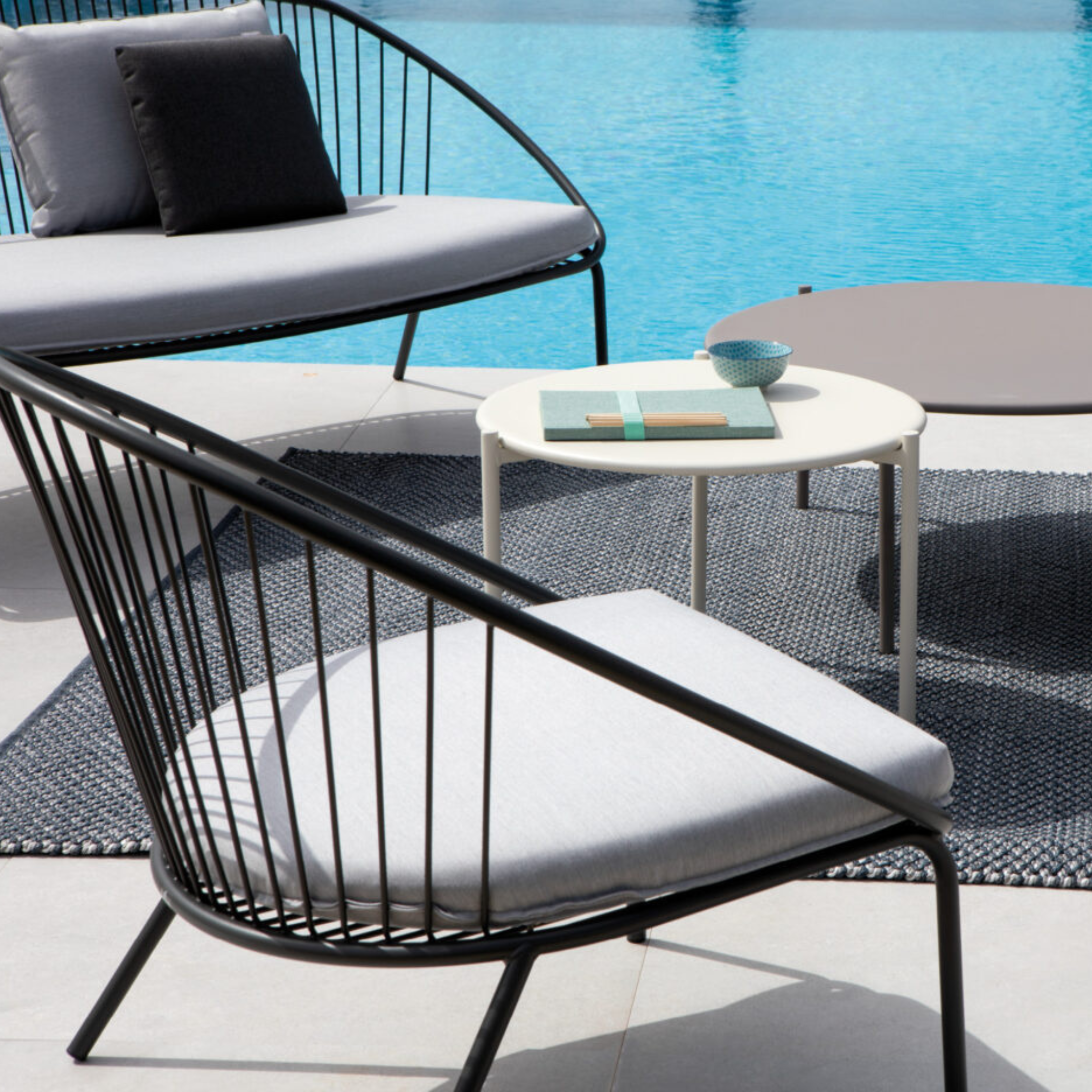 Canapé de jardin en métal "Aria" banquette lounge empilable 160x81 cm 85h