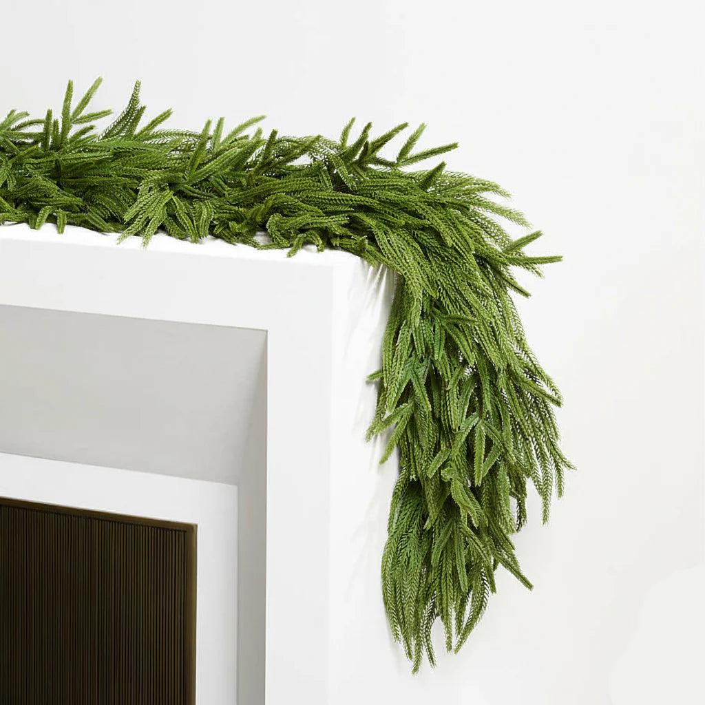 Ghirlanda natalizia Norfolk Pine "Pattyx" in Pe effetto Real Touch da 270 cm