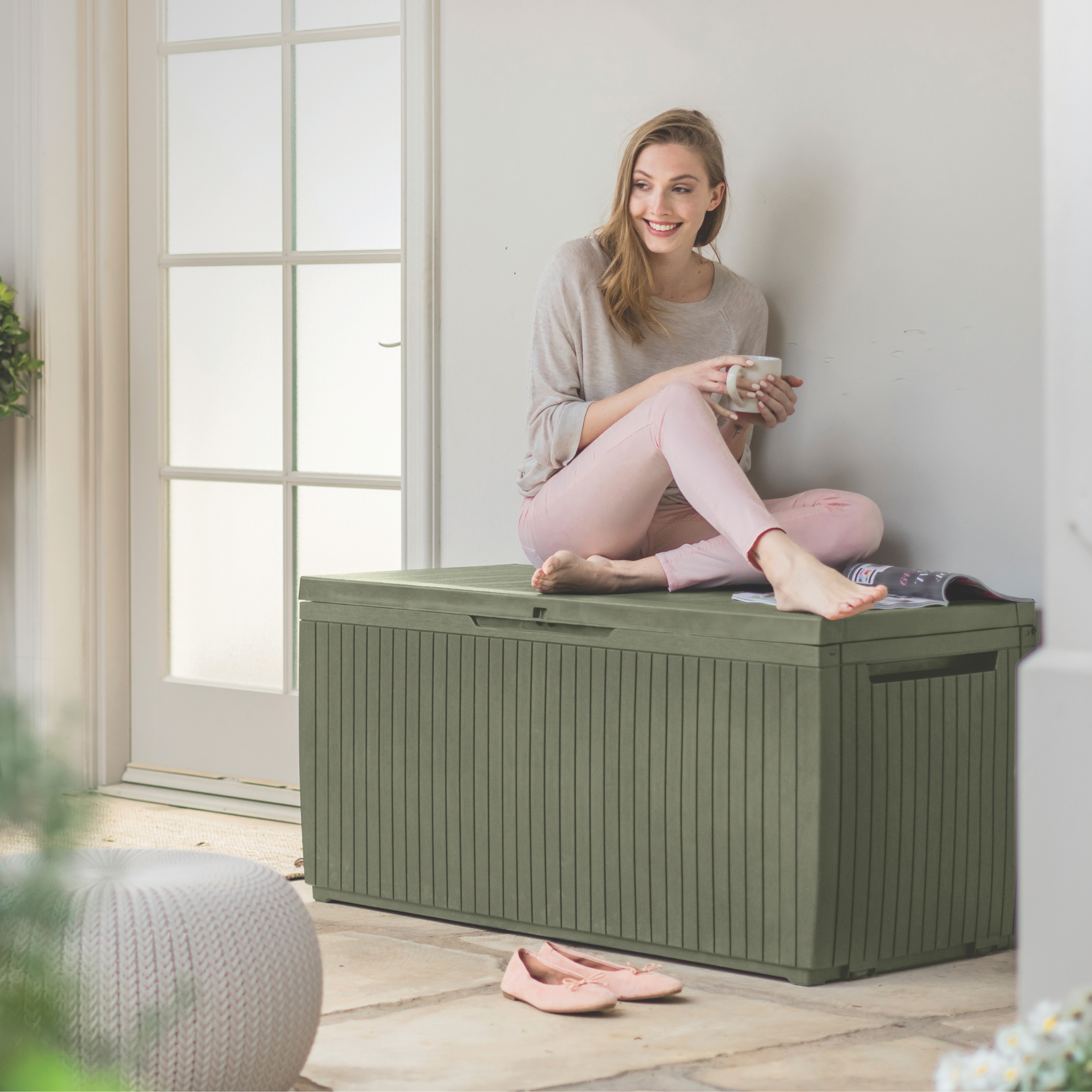 Cassapanca con ruote in resina multiuso "Coral" cm 123x53,5 57h