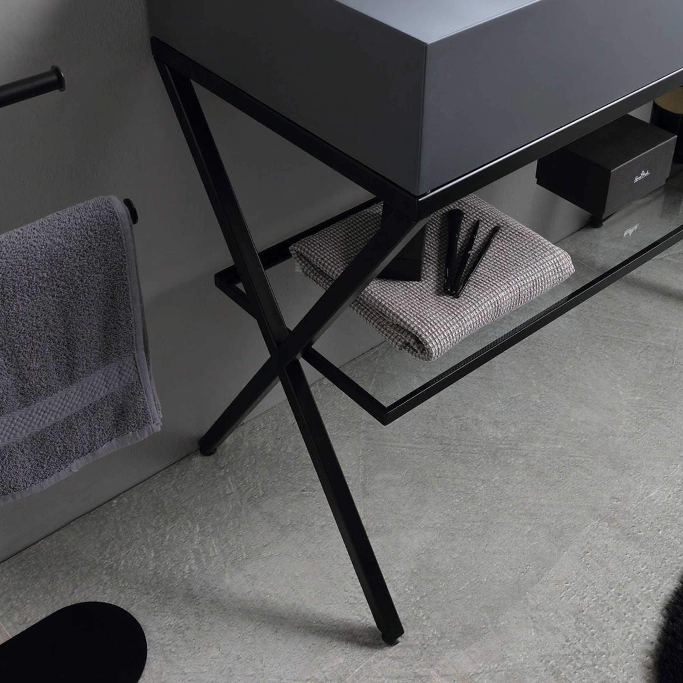 Mobile bagno a terra "Petra" moderno con specchio, lavabo e mensola in vetro 100 cm