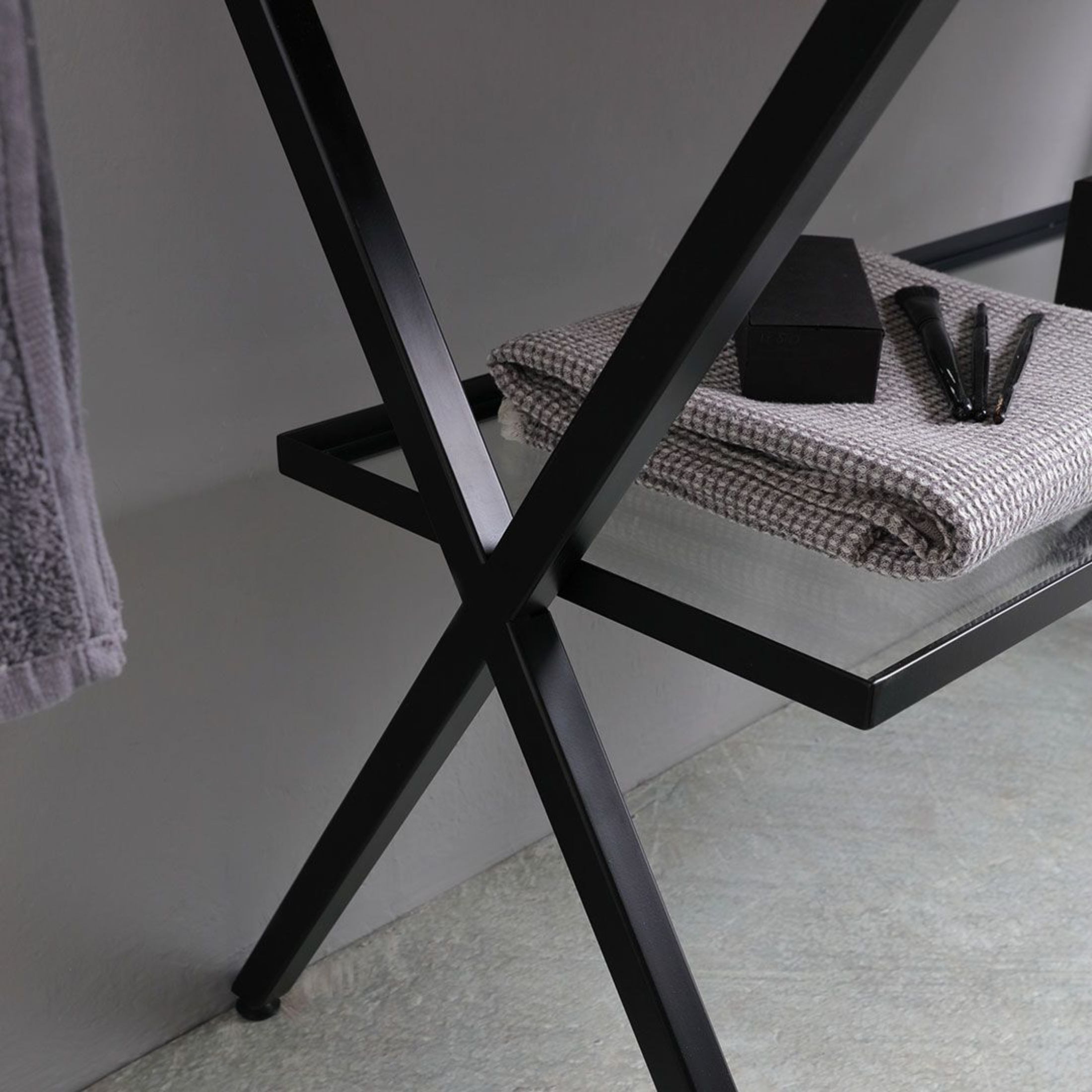 Mobile bagno a terra "Petra" moderno con specchio, lavabo e mensola in vetro 100 cm