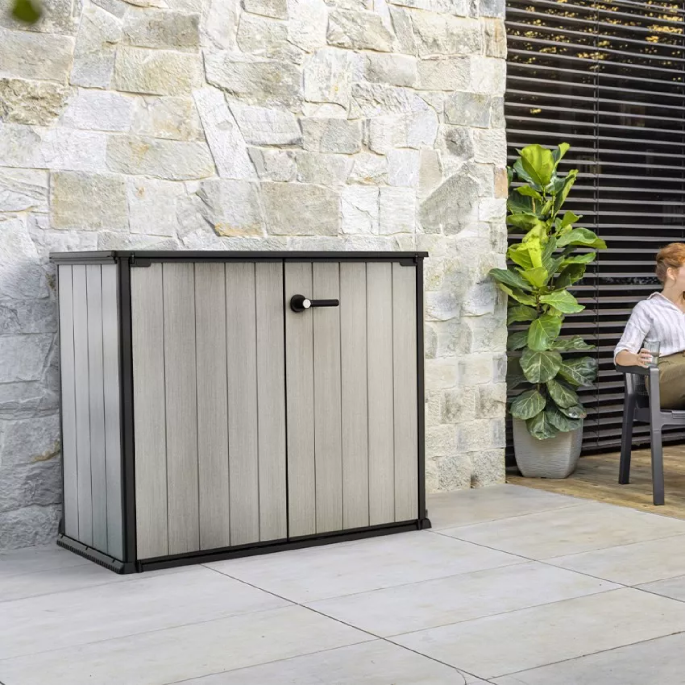 Baule porta attrezzi "Patio" in resina verniciabile capiente cm 139,5x77 120h