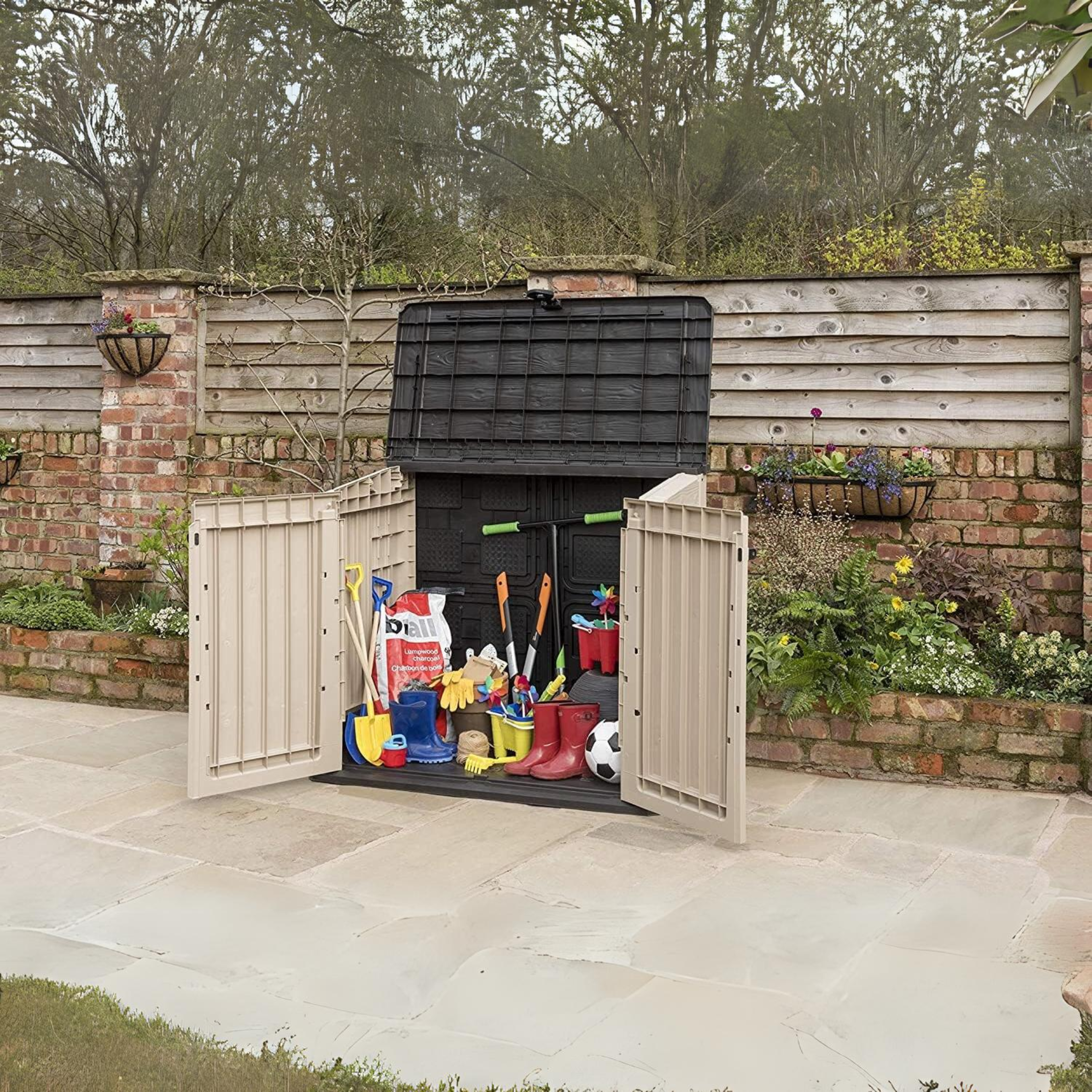 Baule in resina da esterno "Midi" beige effetto legno cm 132x71,5 113,5h