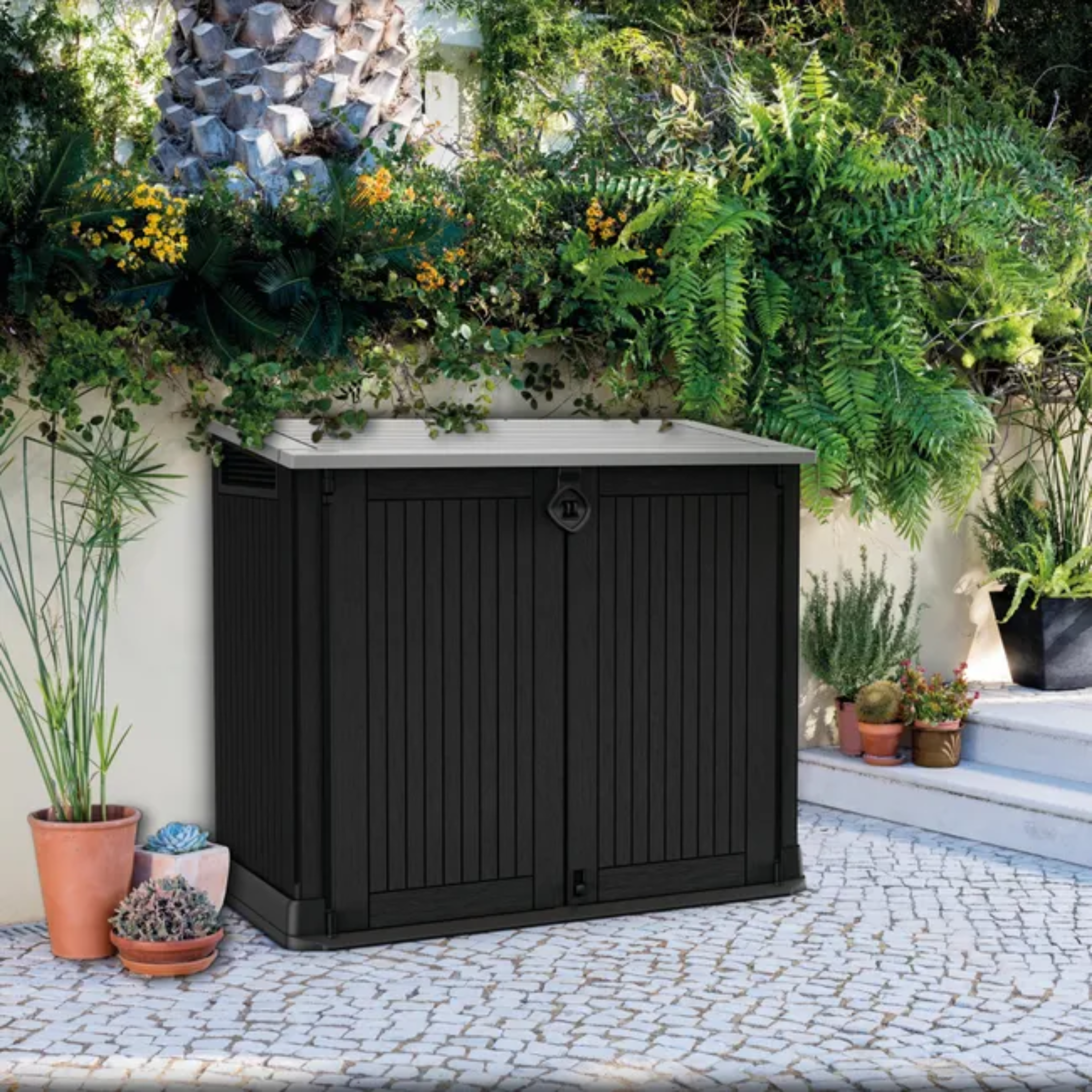 Malle d'extérieur polyvalente en résine noire "Serene" 132x71,5 cm 113,5h