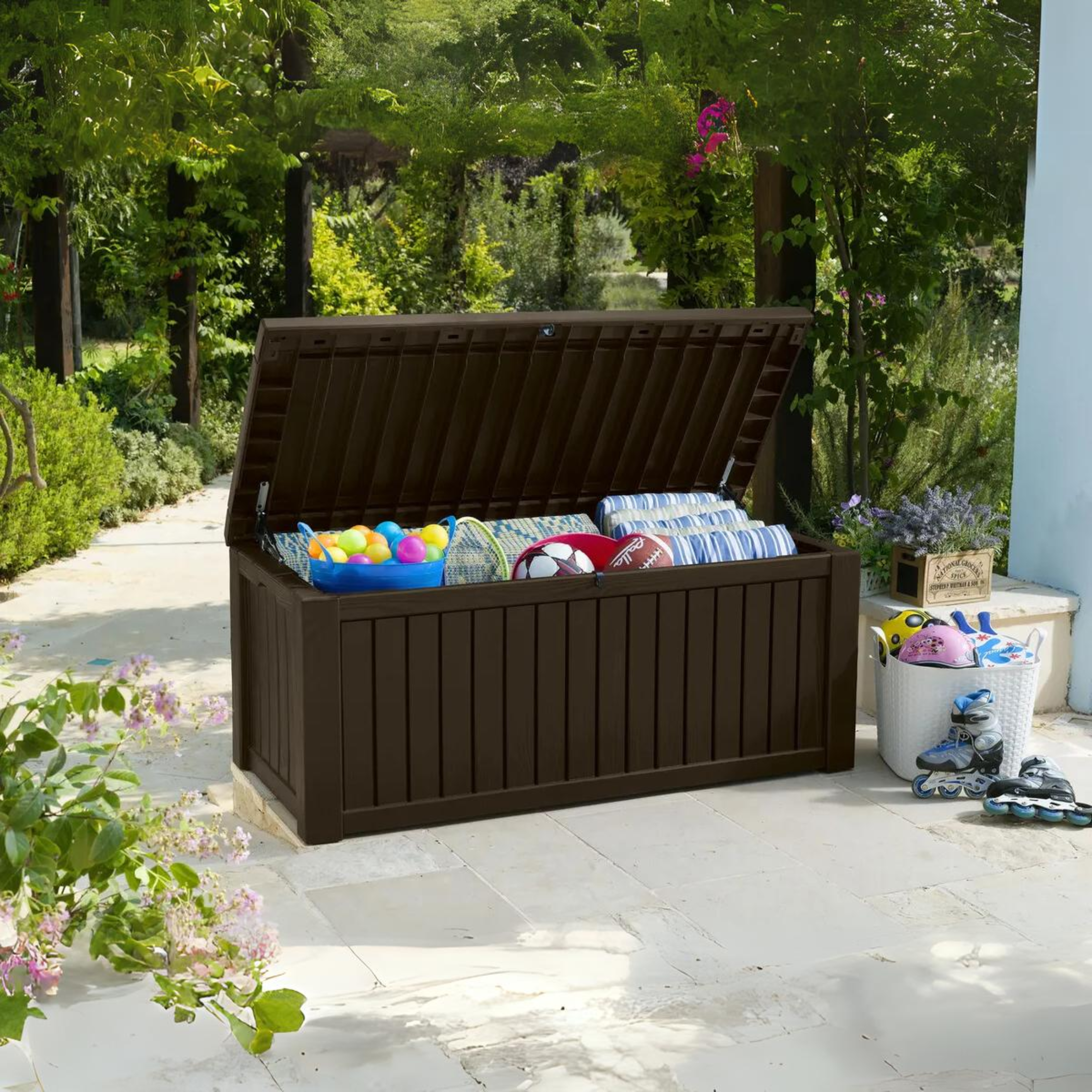 Baule in resina da esterno "Rock" effetto legno capiente cm 155x72,4 64,4h