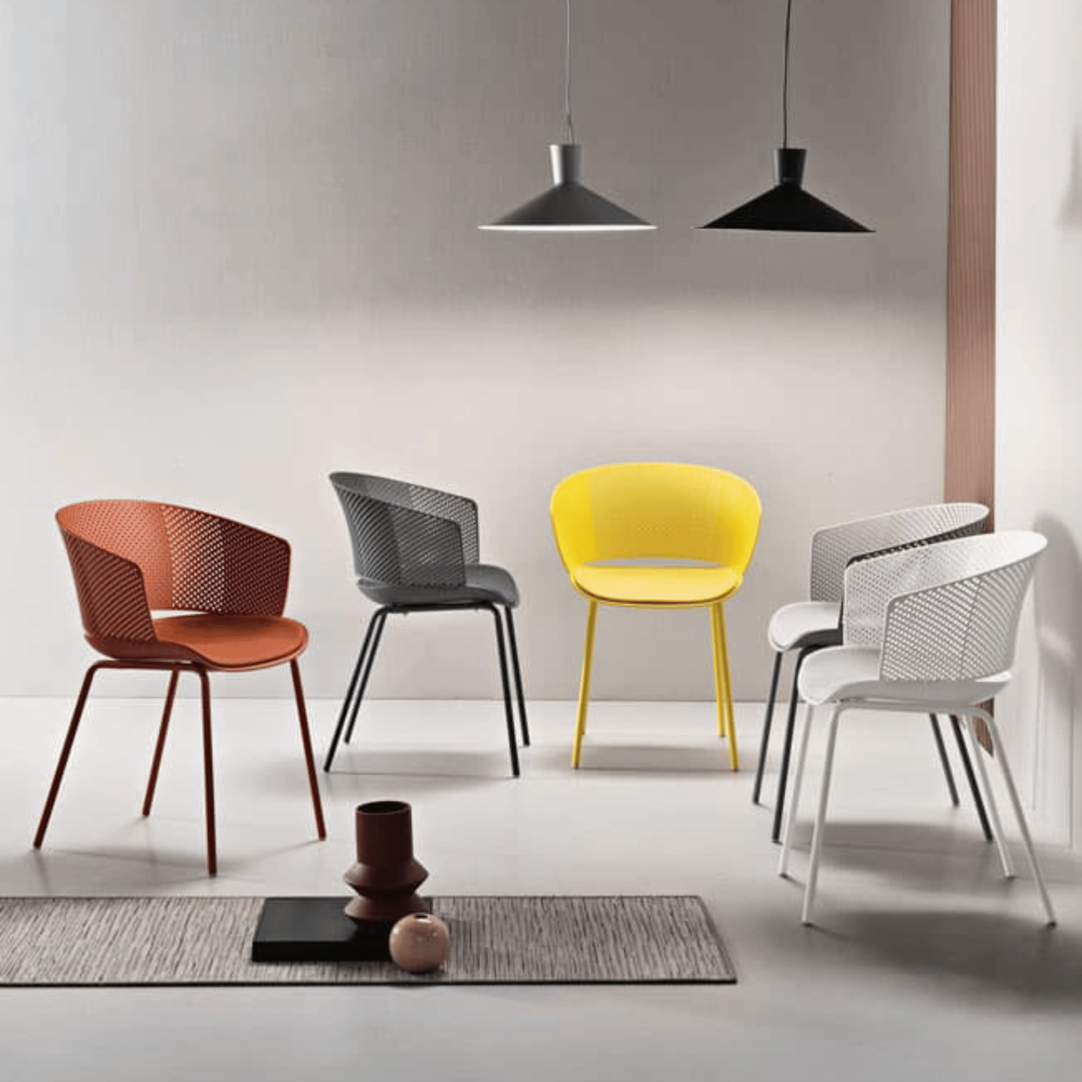 Chaise moderne en polypropylène "Cutolo" avec assise rembourrée 59x53 cm 78h