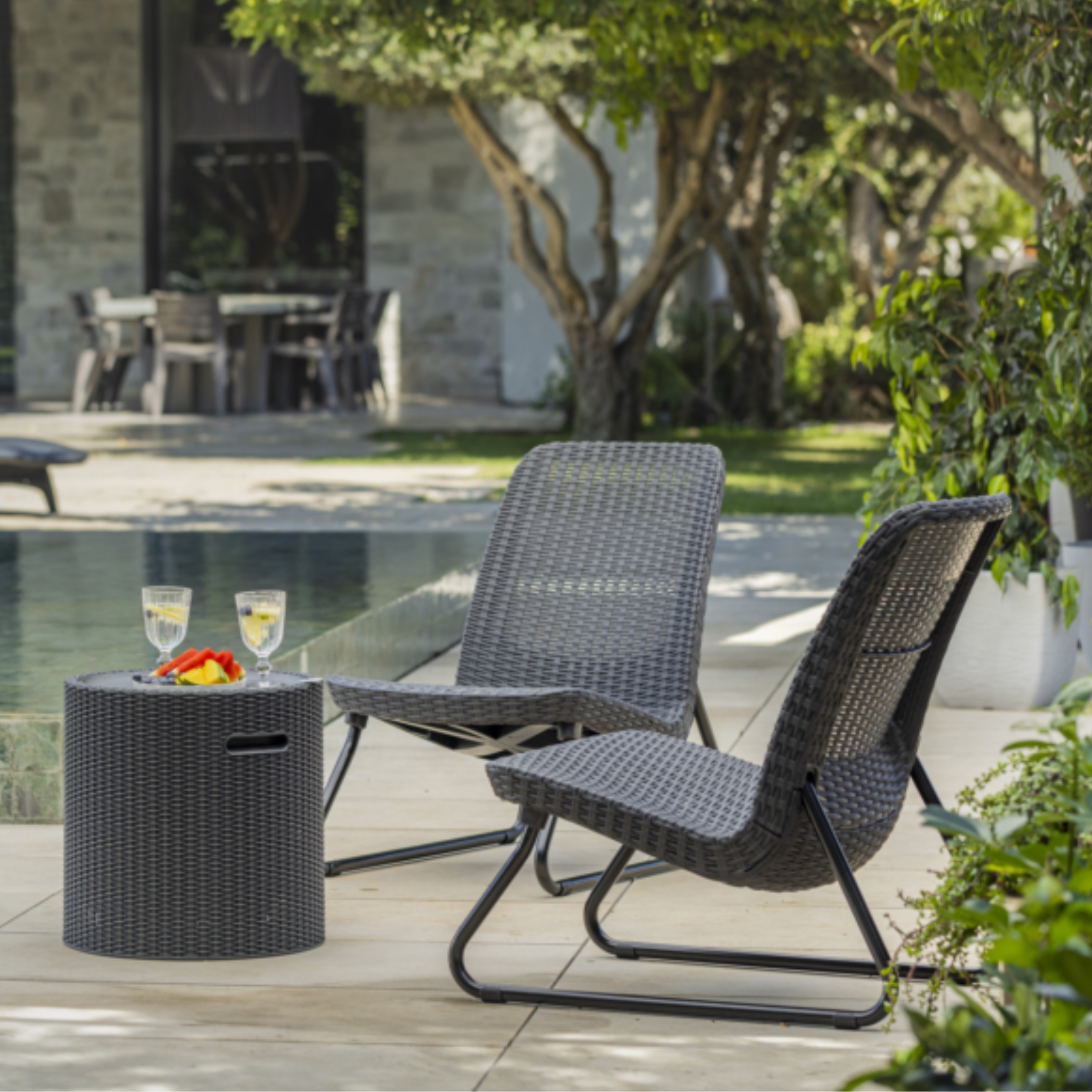 Set da esterno in resina "Rio Balcony" 2 poltrone + 1 tavolo moderno