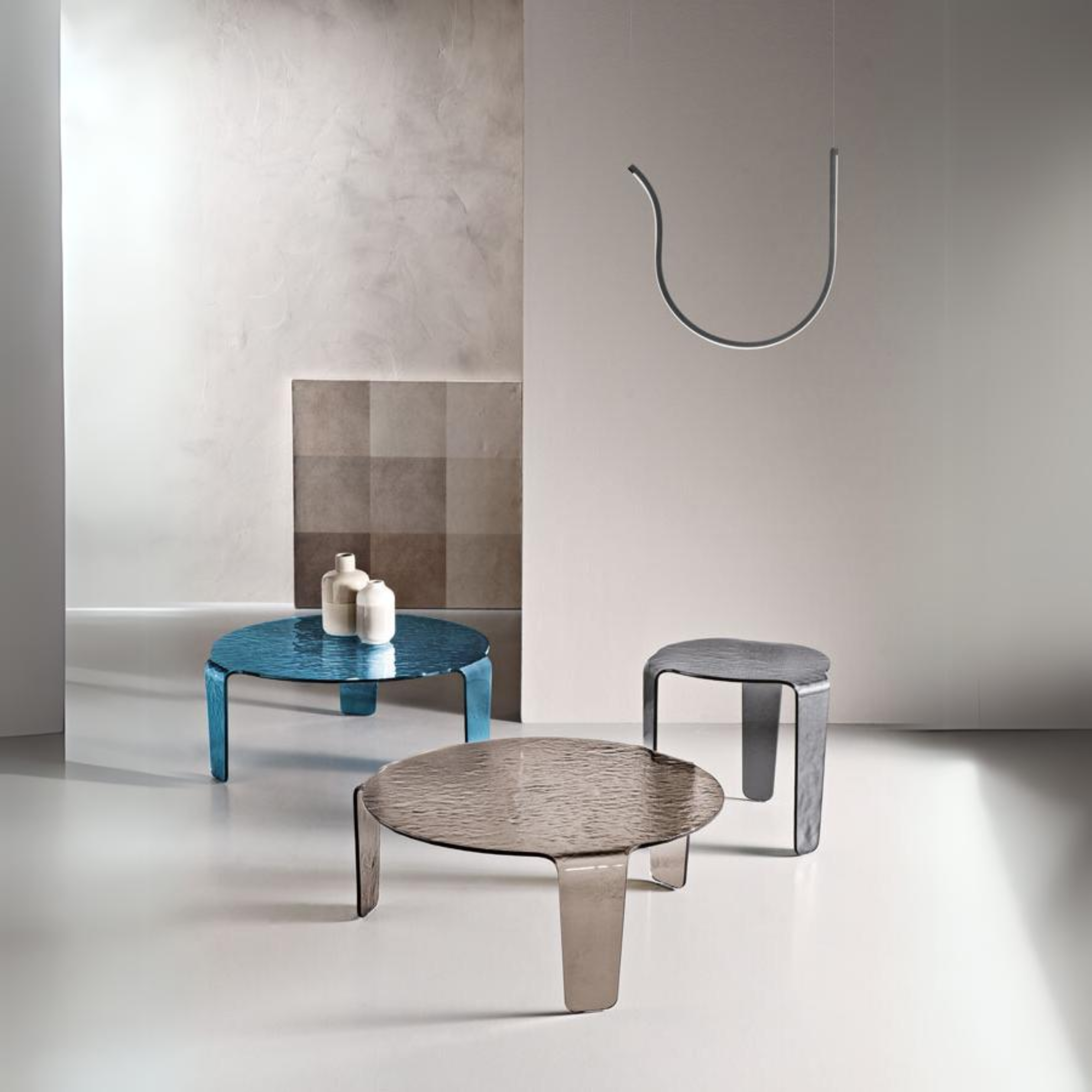 Tavolino basso tondo da caffè "Gilda" elegante in vetro trasparente