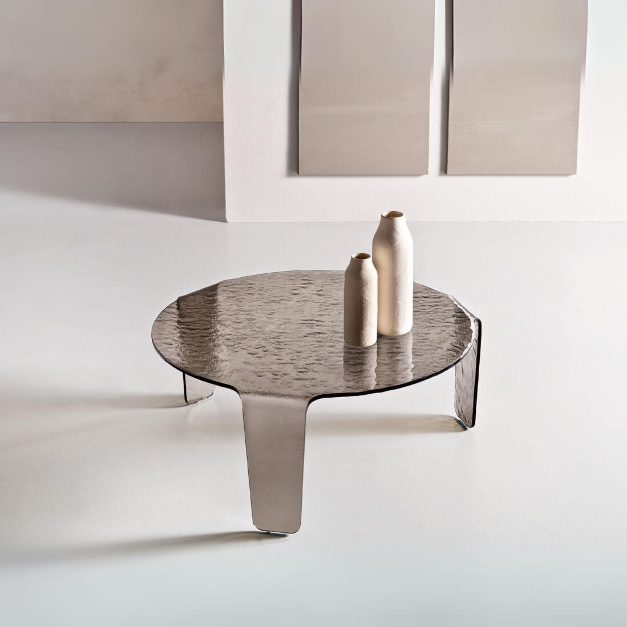 Tavolino basso tondo da caffè "Gilda" elegante in vetro trasparente