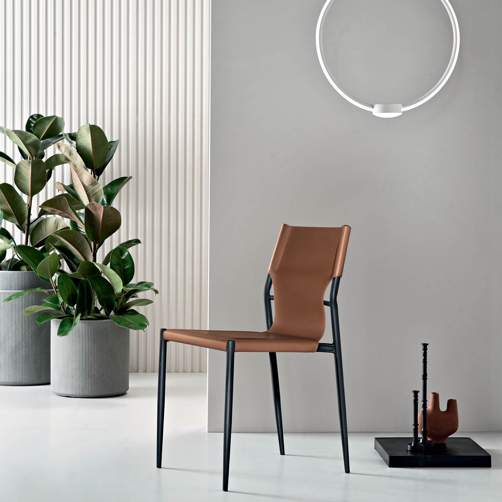 Set di sedie da pranzo "Pablo" con struttura in metallo verniciato cm 44x51 80h