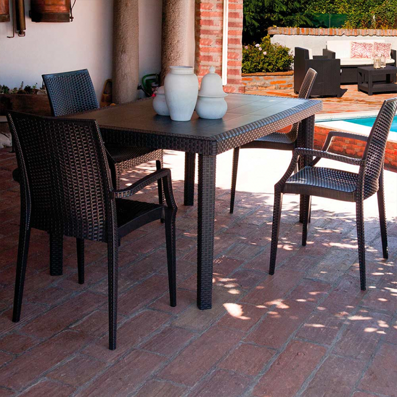 Sedia da esterno in resina rattan poltrona con braccioli per giardino e veranda