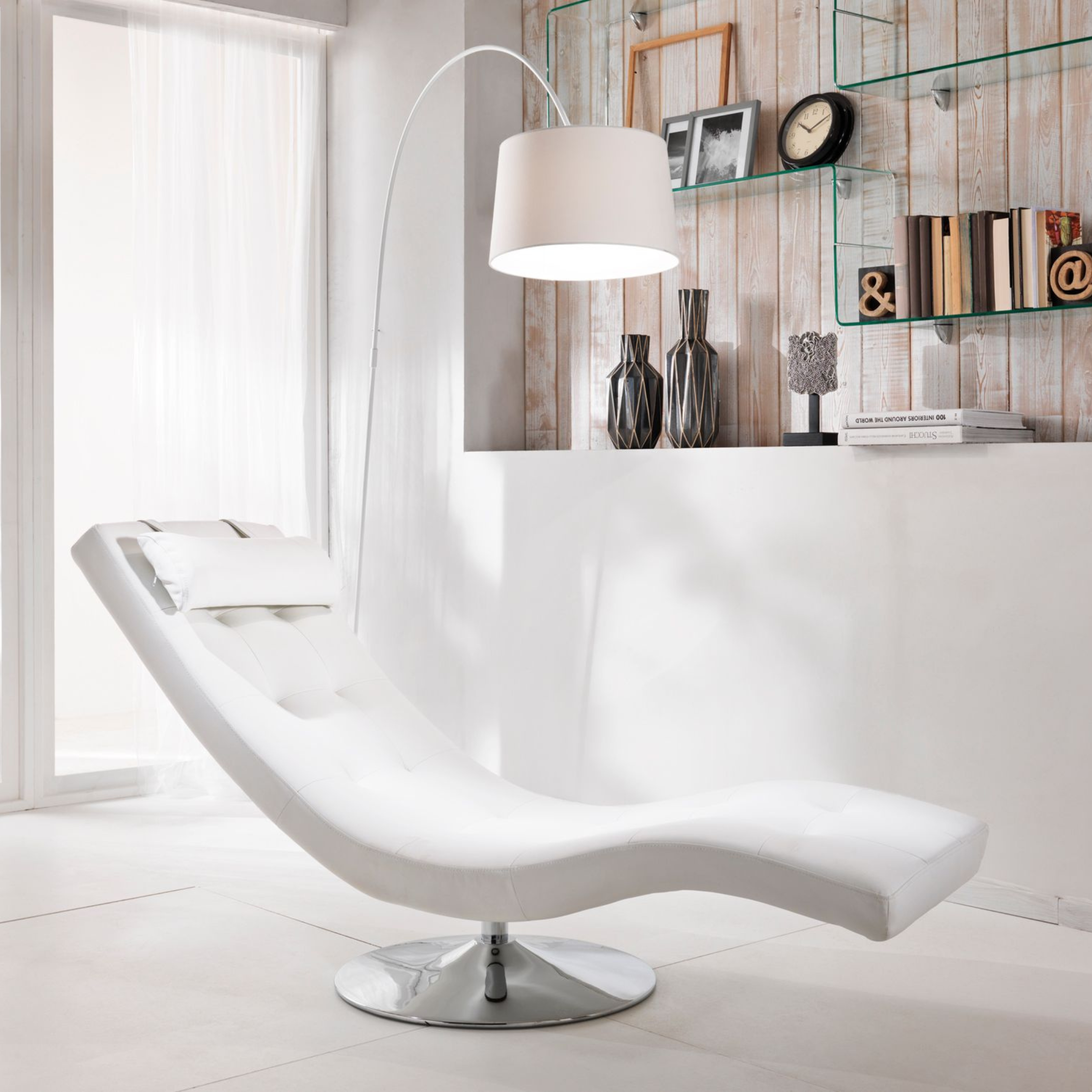 Poltrona chaise longue girevole in similpelle "Timeless" con gamba in metallo cm 180x60 90h