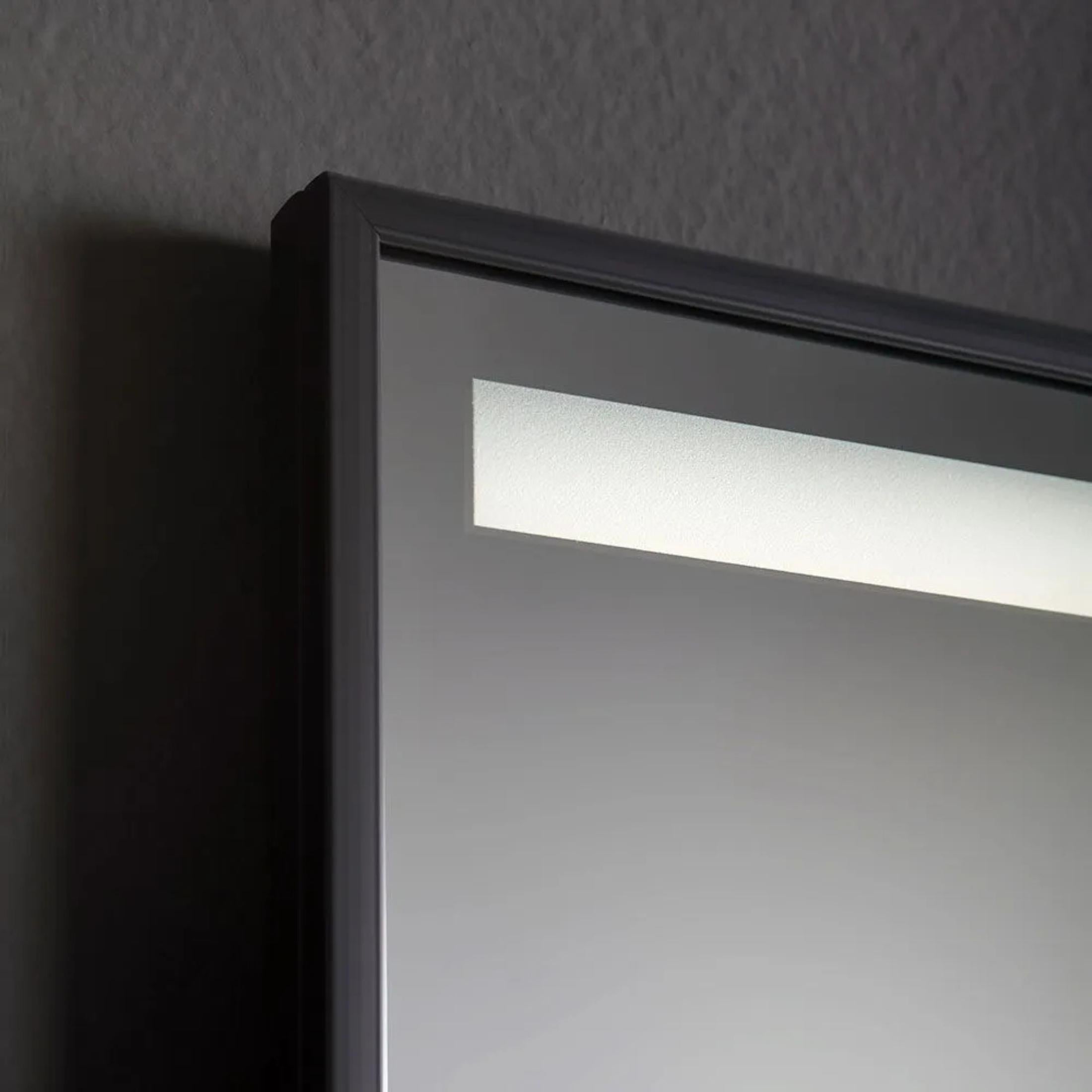 Specchio a led rettangolare "Sombra" con telaio nero opaco