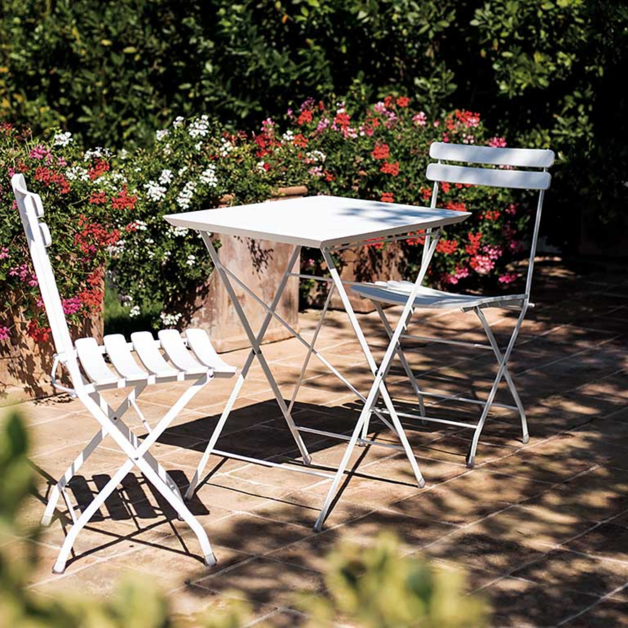 Set di sedie moderne pieghevoli "Step" in metallo verniciato da giardino