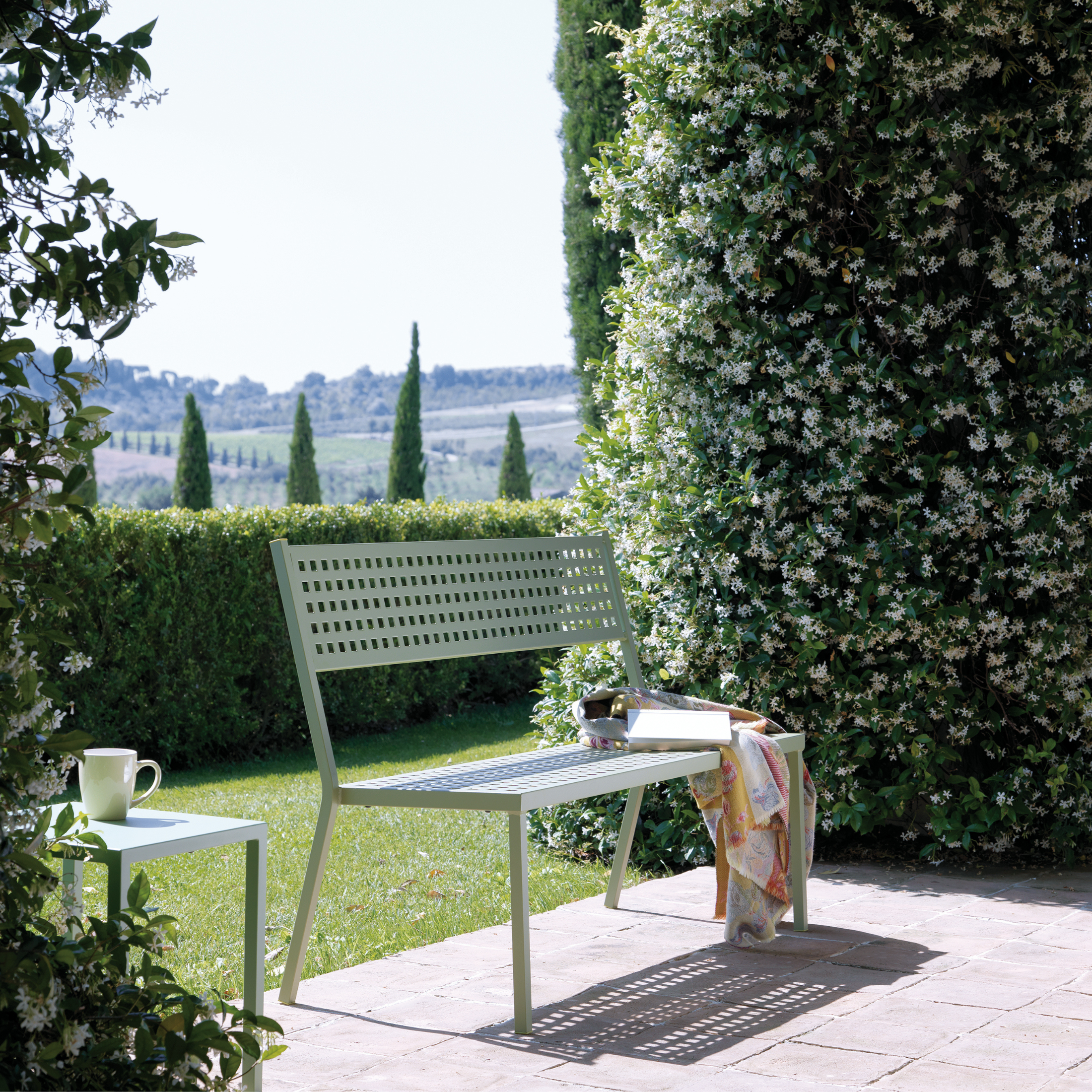 Panca da giardino in metallo "Alice2" divano impilabile cm 141x56 85h