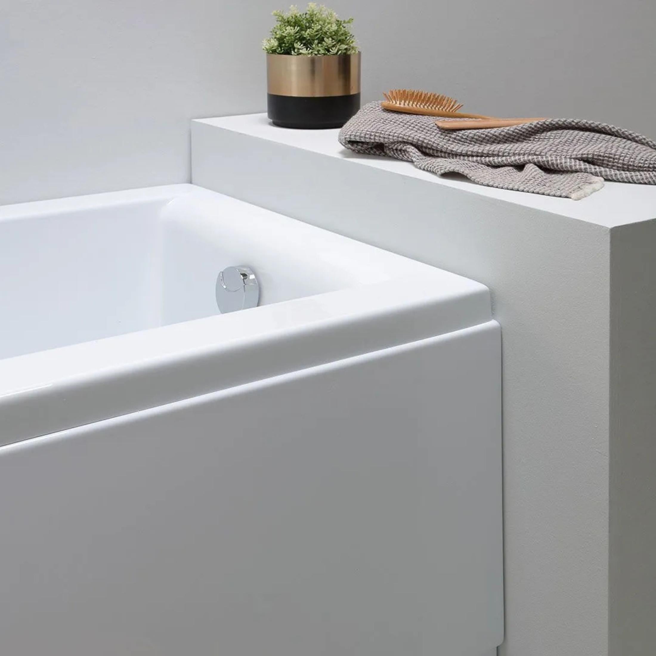 Vasca da bagno idromassaggio "Agata" incassata tra 3 muri in acrilico cm 170x75 56h