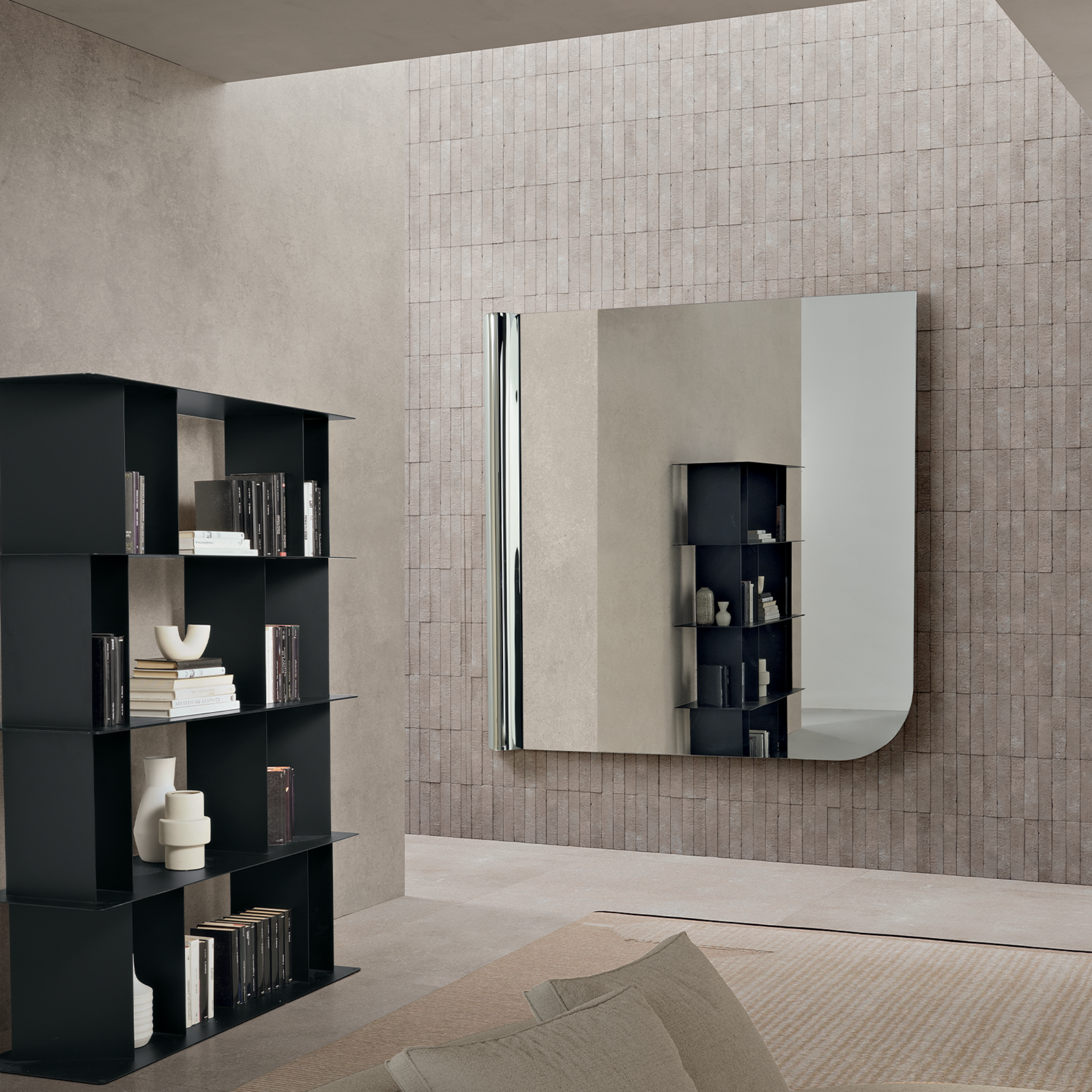 Specchio decorativo "Sinuo"  in vetro fuso con onda versatile