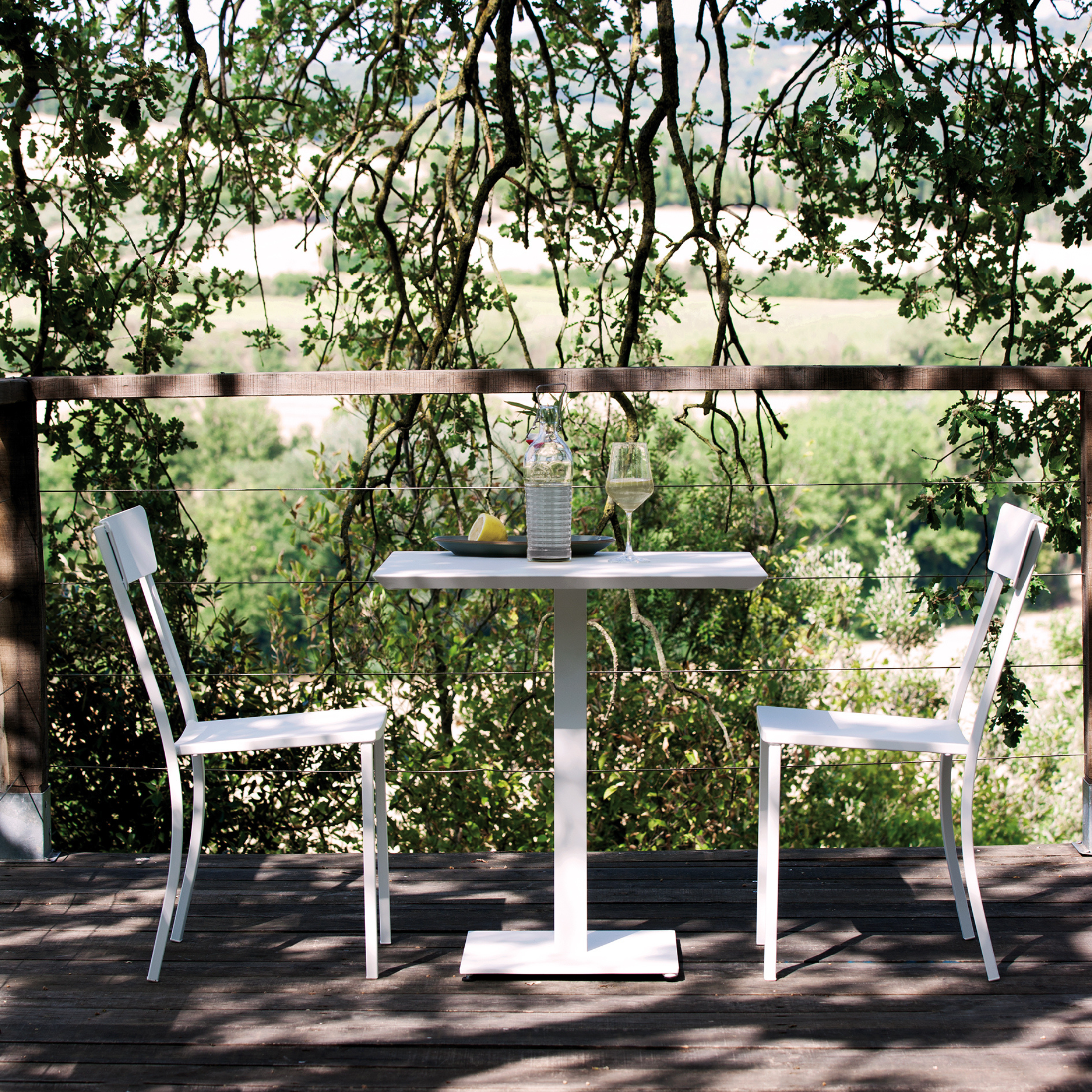 Set di sedie moderne in metallo verniciato "Mogan" da giardino impilabili cm 47x52 85h