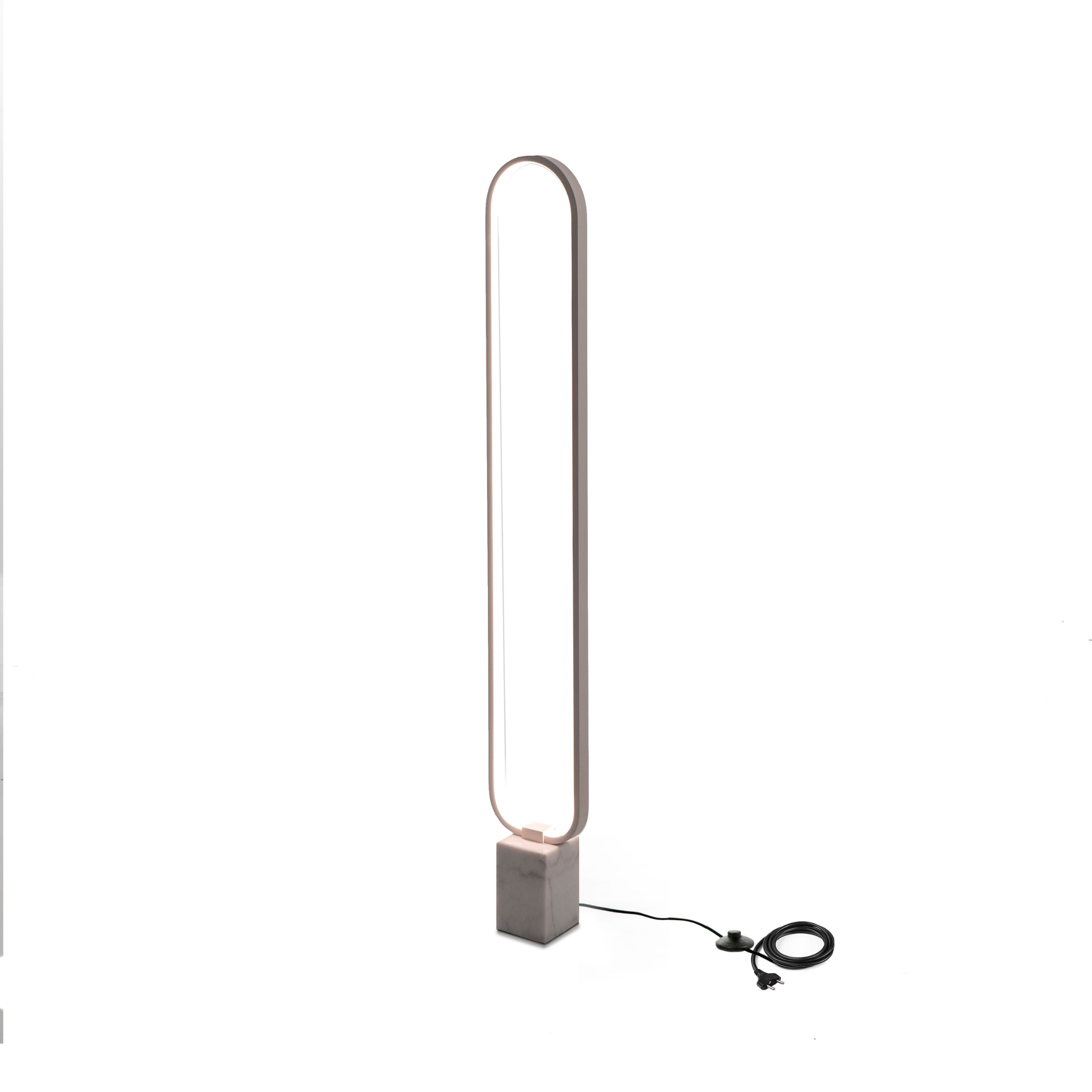 Lámpara LED de metal con base de mármol "Naos" para suelo y mesa