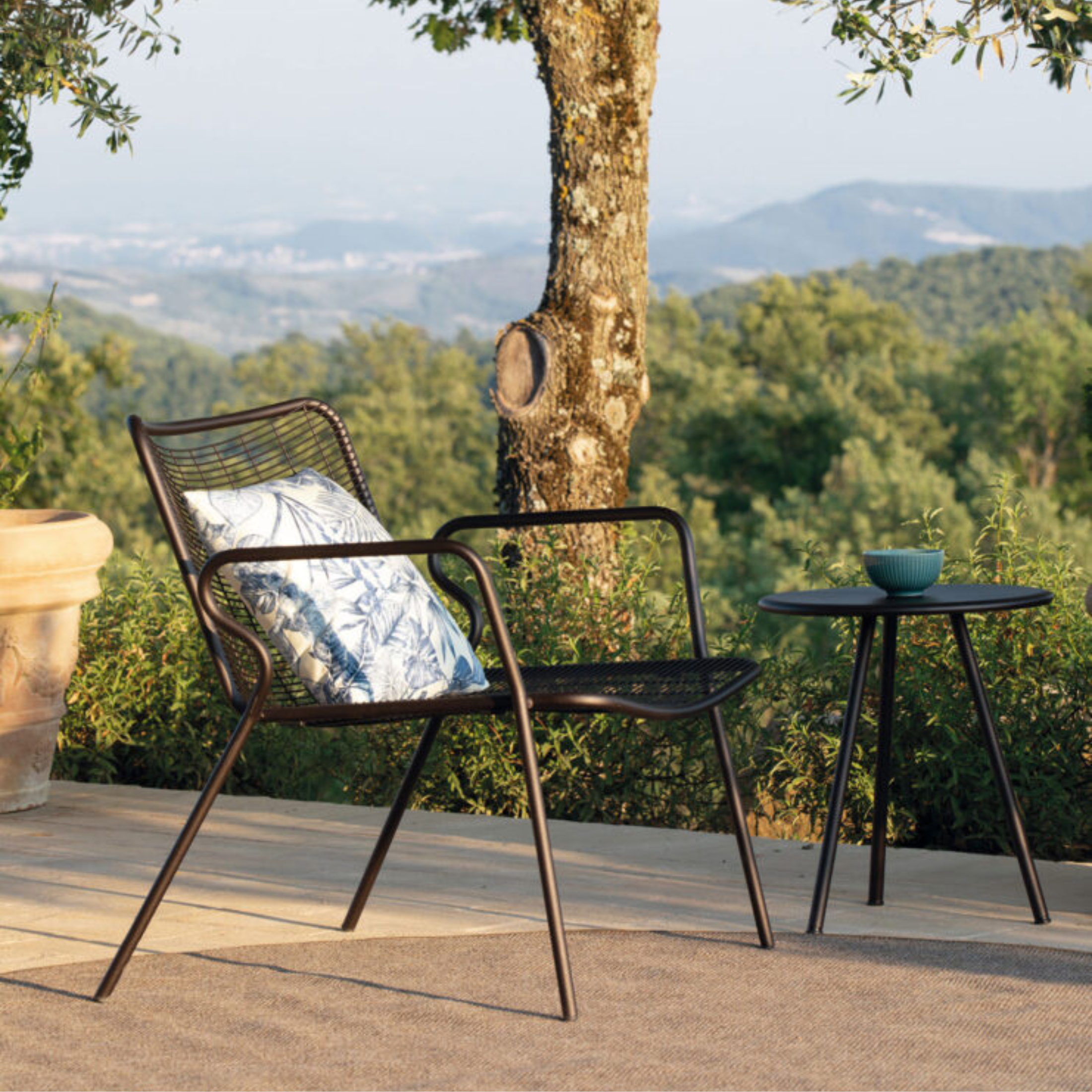 Poltrona bassa in metallo verniciato "Roma" sedia lounge da giardino cm 72x74 78h