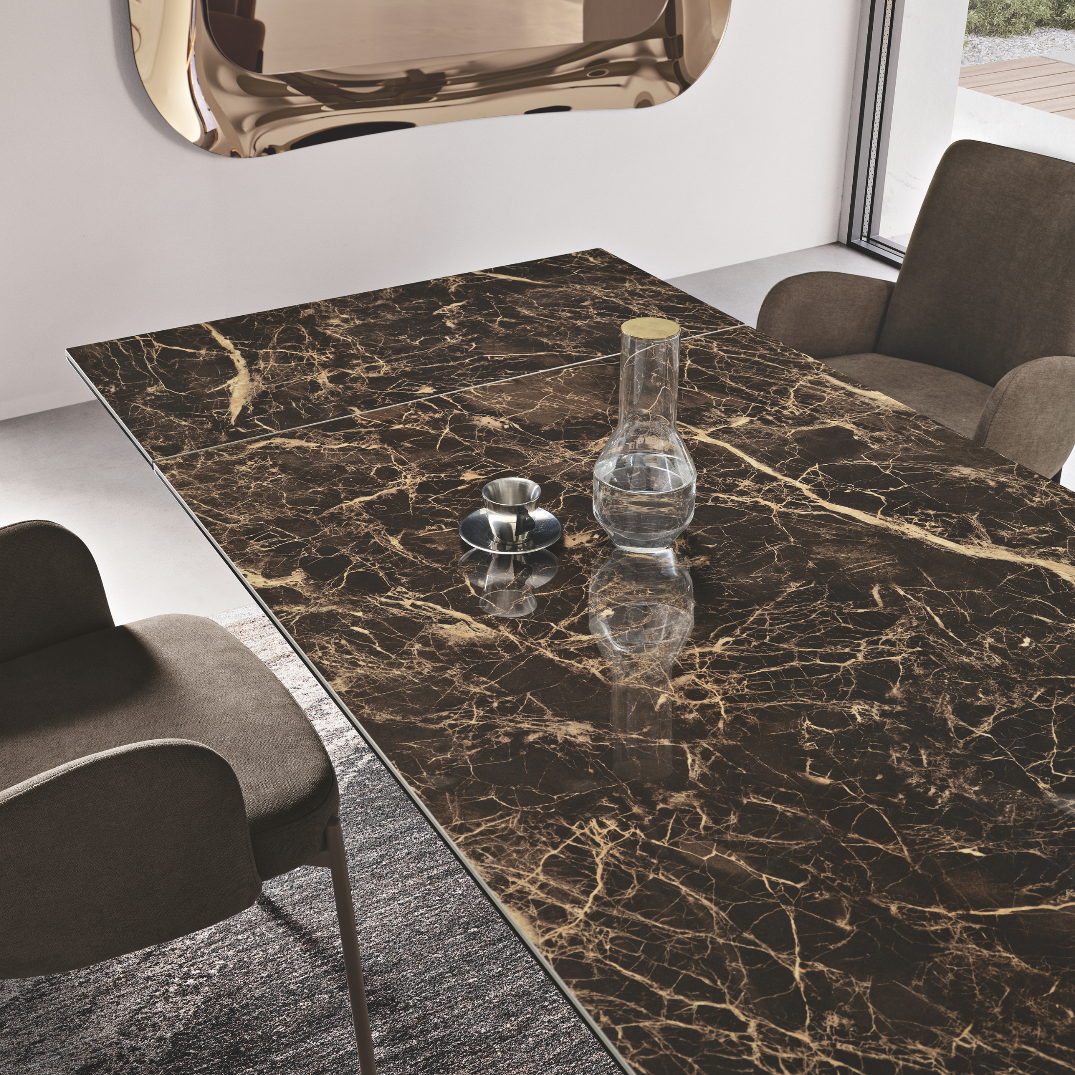 Tavolo moderno allungabile "Artik" con base in metallo fino a 10 posti
