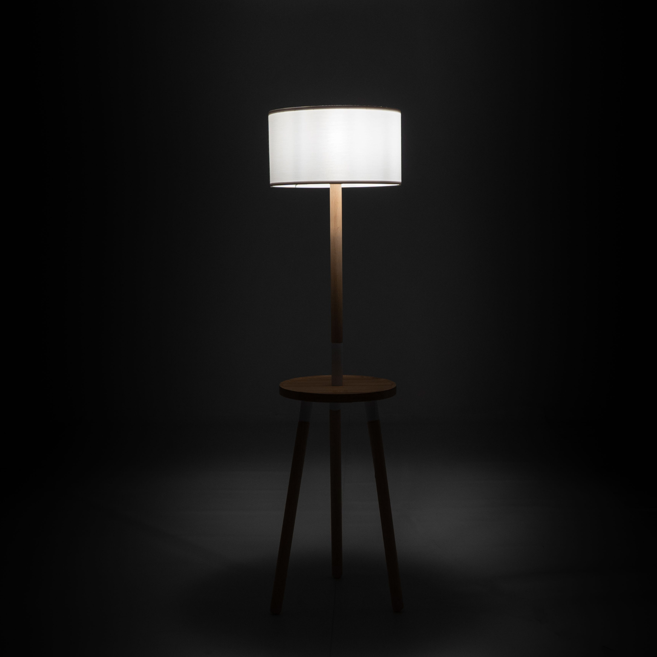 Lámpara de pie "Acrux" de madera con pantalla de tela 40x40 cm 135h