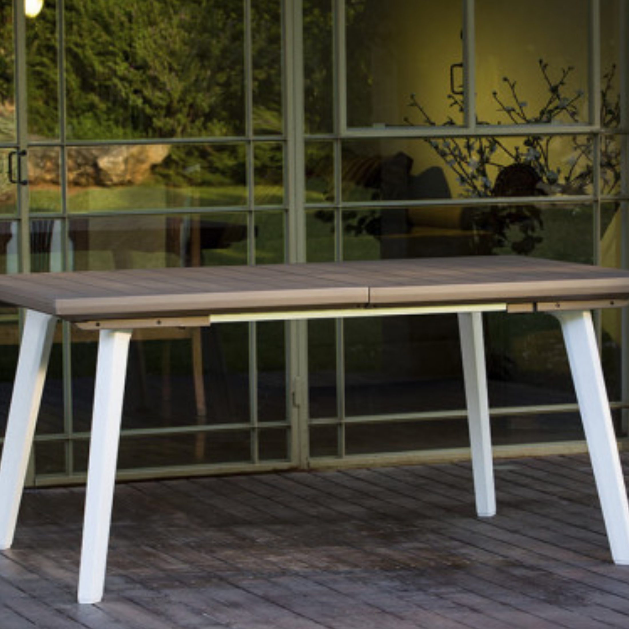 Tavolo allungabile da esterno "Lorenzo" in resina effetto legno cm 162/240x90 74h