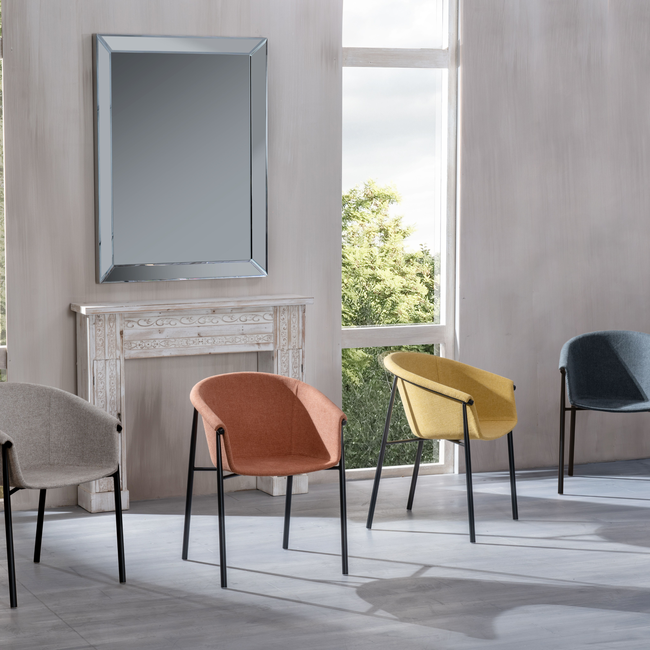 Set sedie moderne in tessuto "Nari" eleganti con struttura in metallo verniciato
