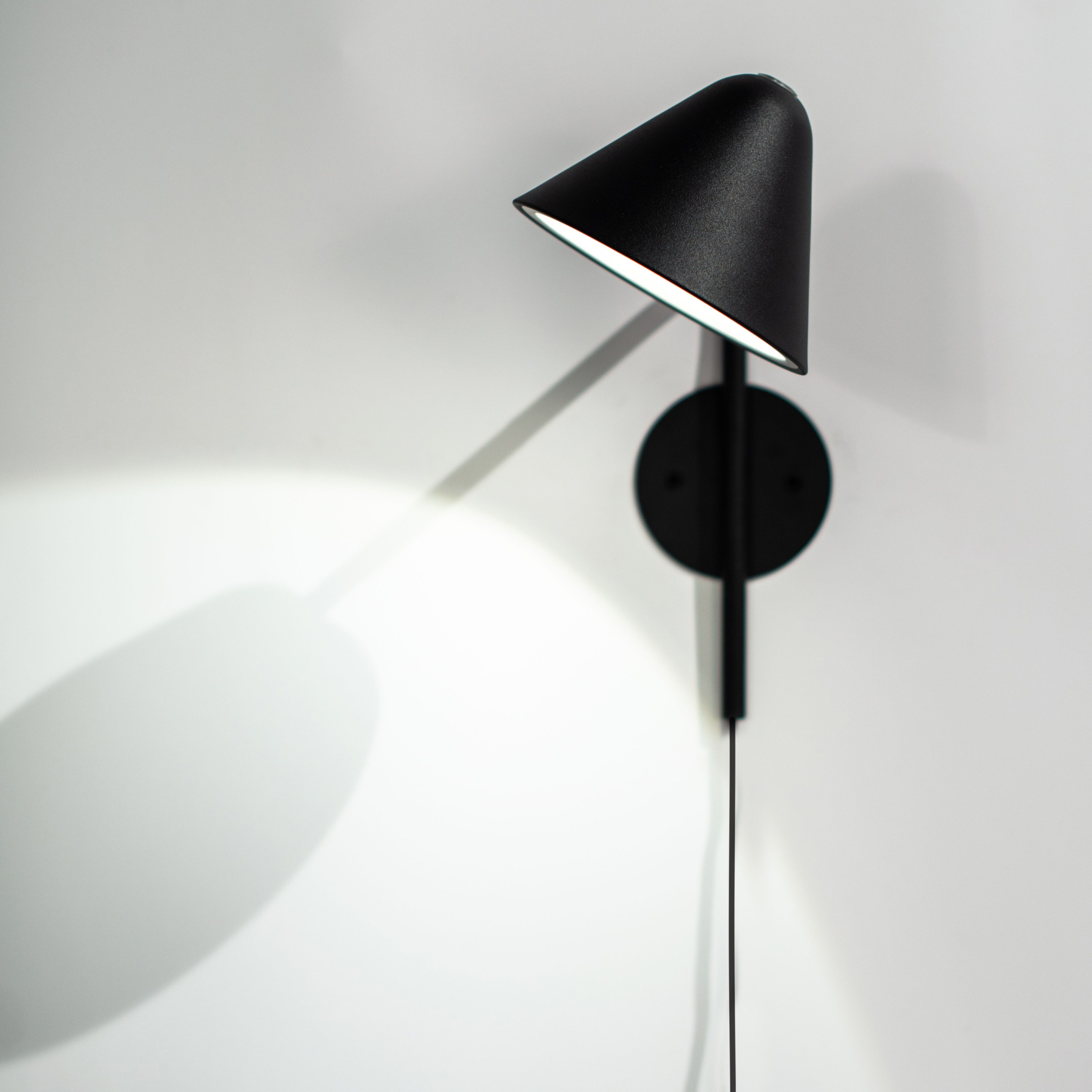 Lampe en métal avec abat-jour "Antares" pour sol, table et suspension