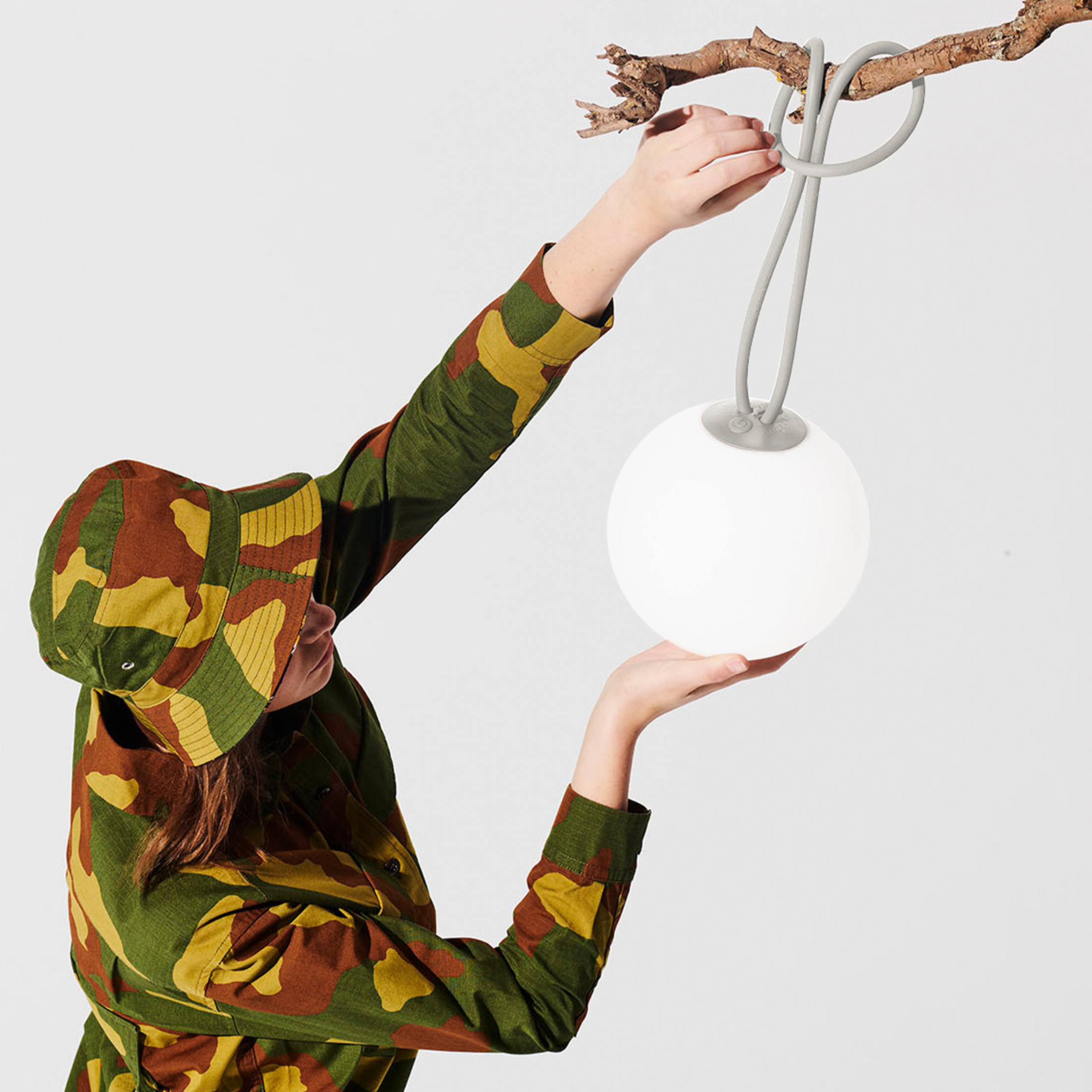 Lámpara LED suspendida a pilas "Bolleke" de 2 piezas en HDPE con gancho de goma 20x20 cm