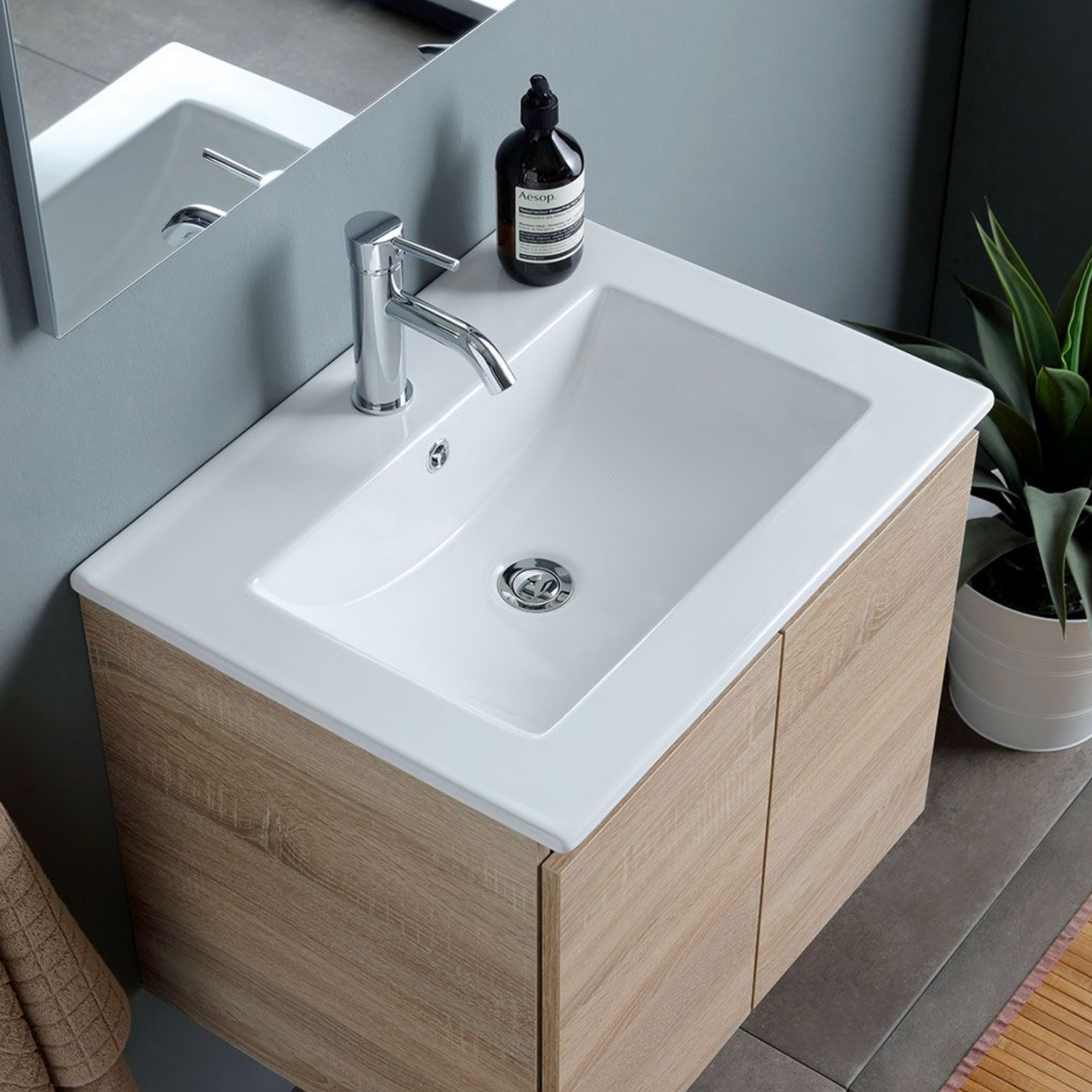 Mobile bagno sospeso 60 cm rovere "Belize" con 2 ante lavabo in ceramica e specchio 60x80 cm