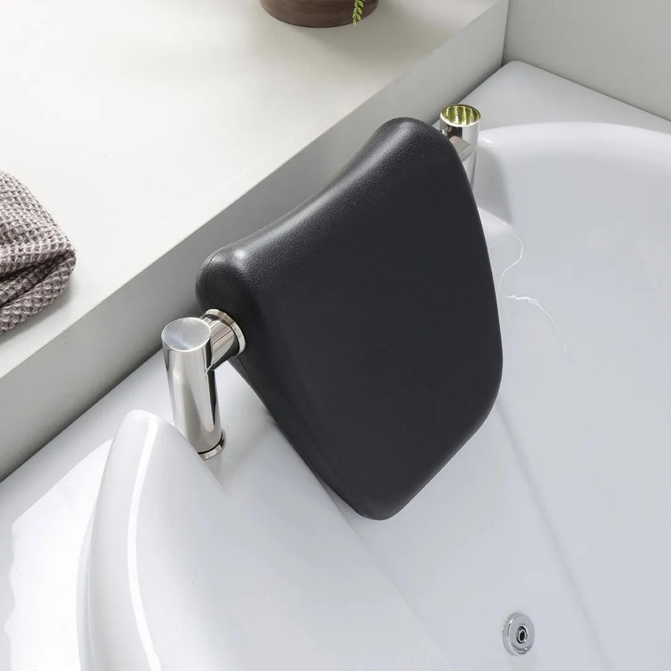 Vasca da bagno con idromassaggio "Doris" ad incasso su 3 pareti cm 170x78 65h