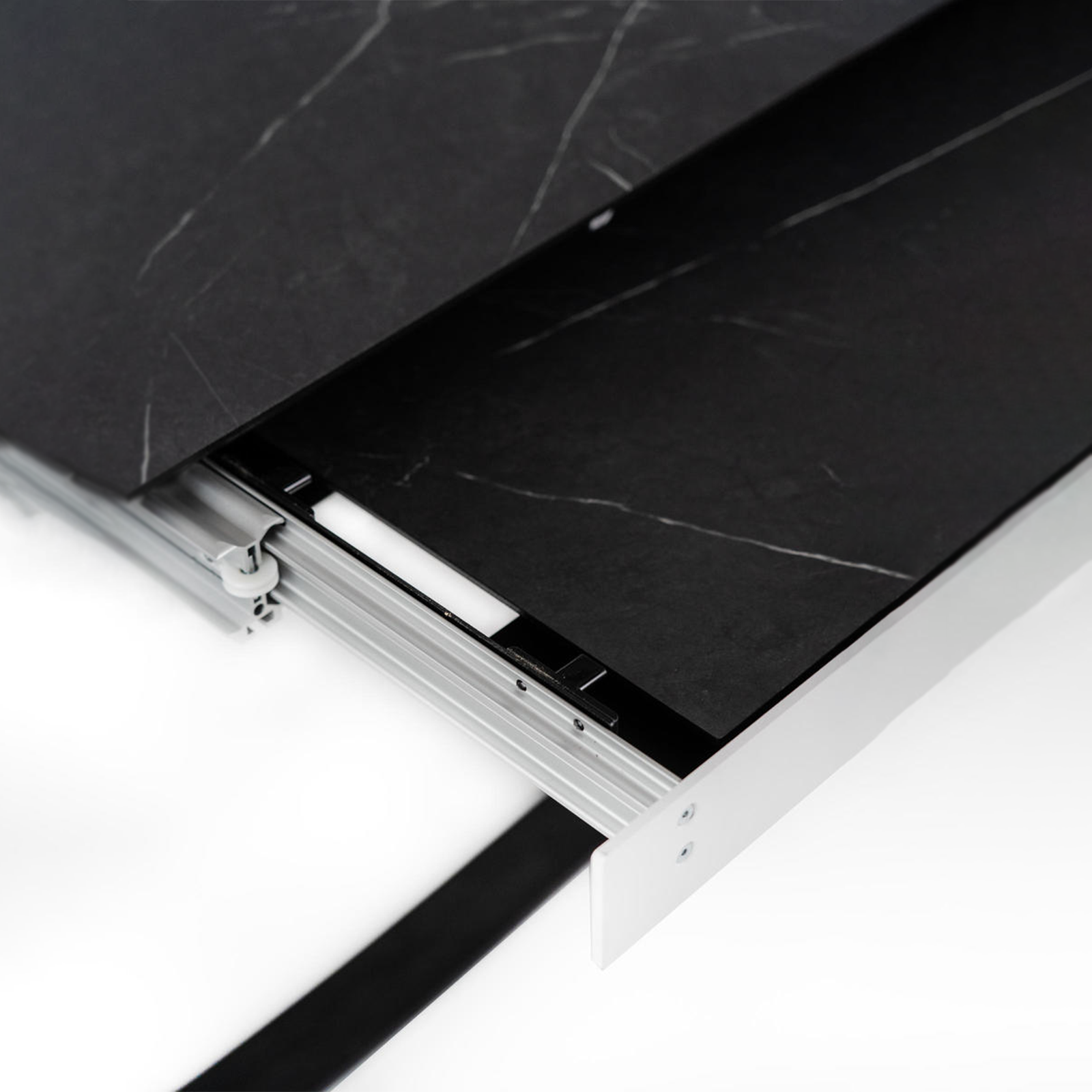 Tavolo allungabile "Barret" piano in HPL gambe in alluminio 10 posti cm 270x90 76h
