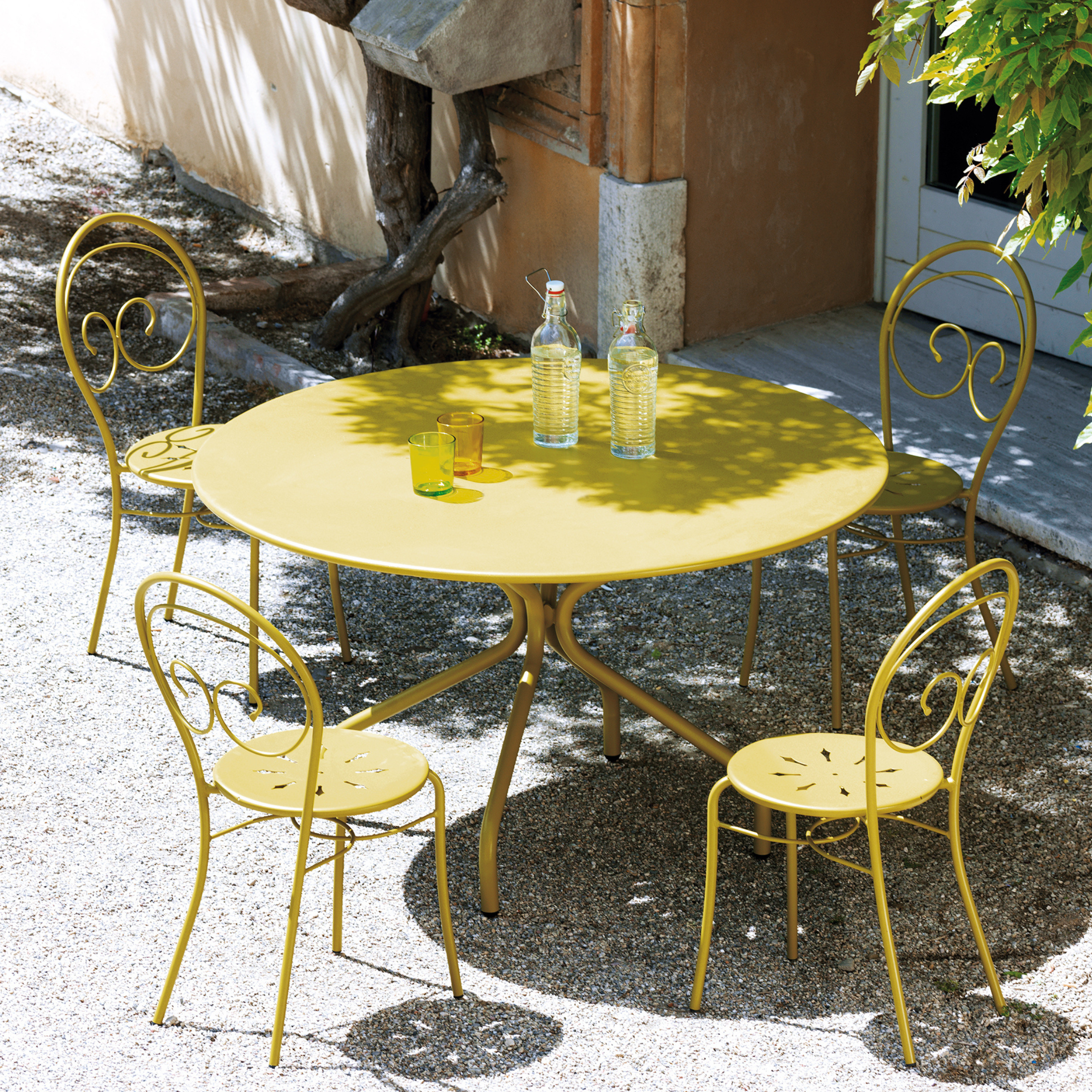 Tavolo tondo in metallo verniciato "Springtime" da giardino moderno cm 130x130 75h