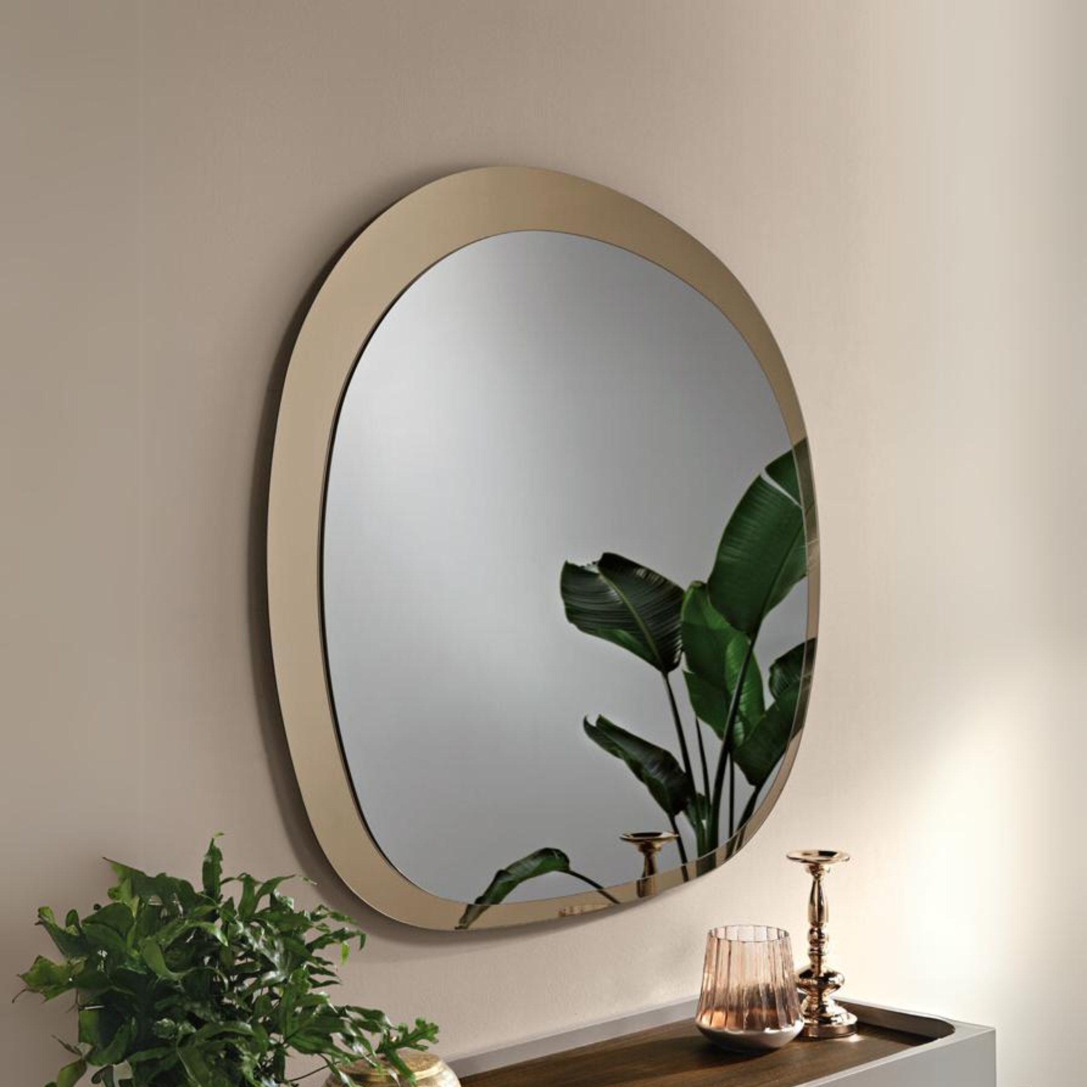 Specchio da parete "Fill" con cornice sagomata doppio strato