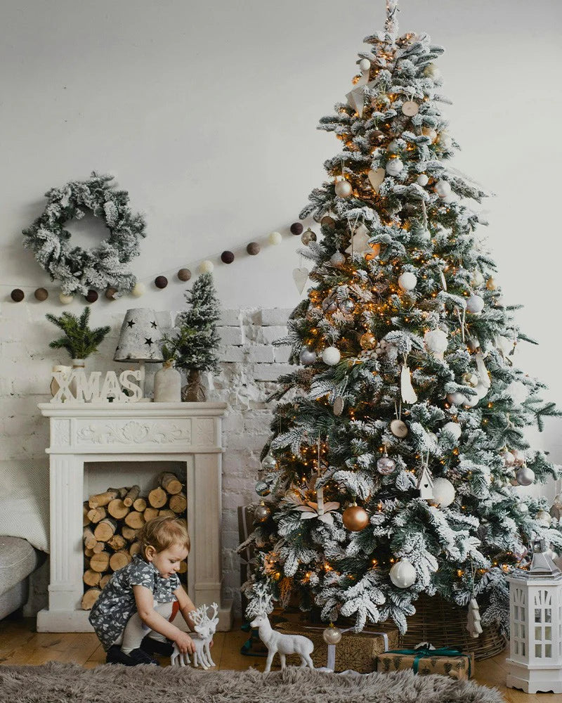 Árbol de Navidad nevado con LED grande en PE + PVC + Flock 270h cm