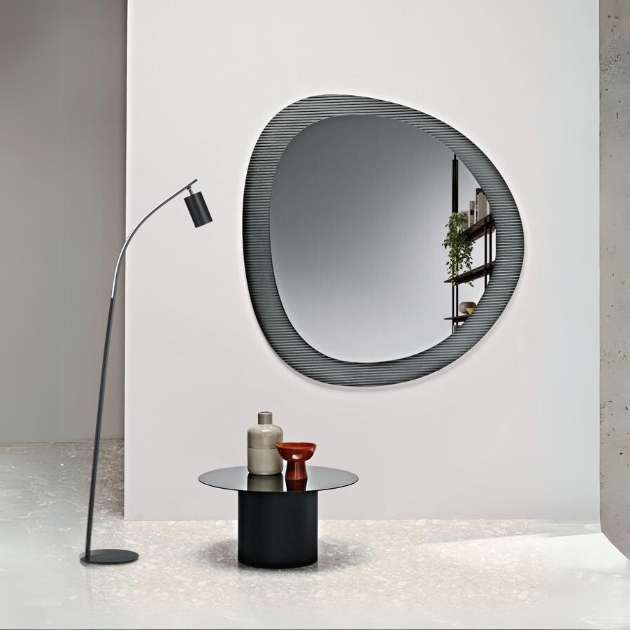 Specchio da parete "Kimi" con cornice decorativa elegante cm 108x130h