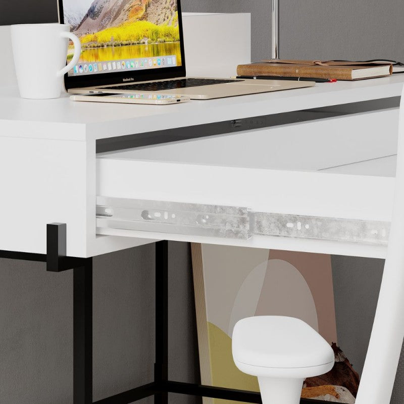 Scrivania da ufficio  "Leila" in legno con 1 cassetto e 2 scomparti cm 110x60 101h