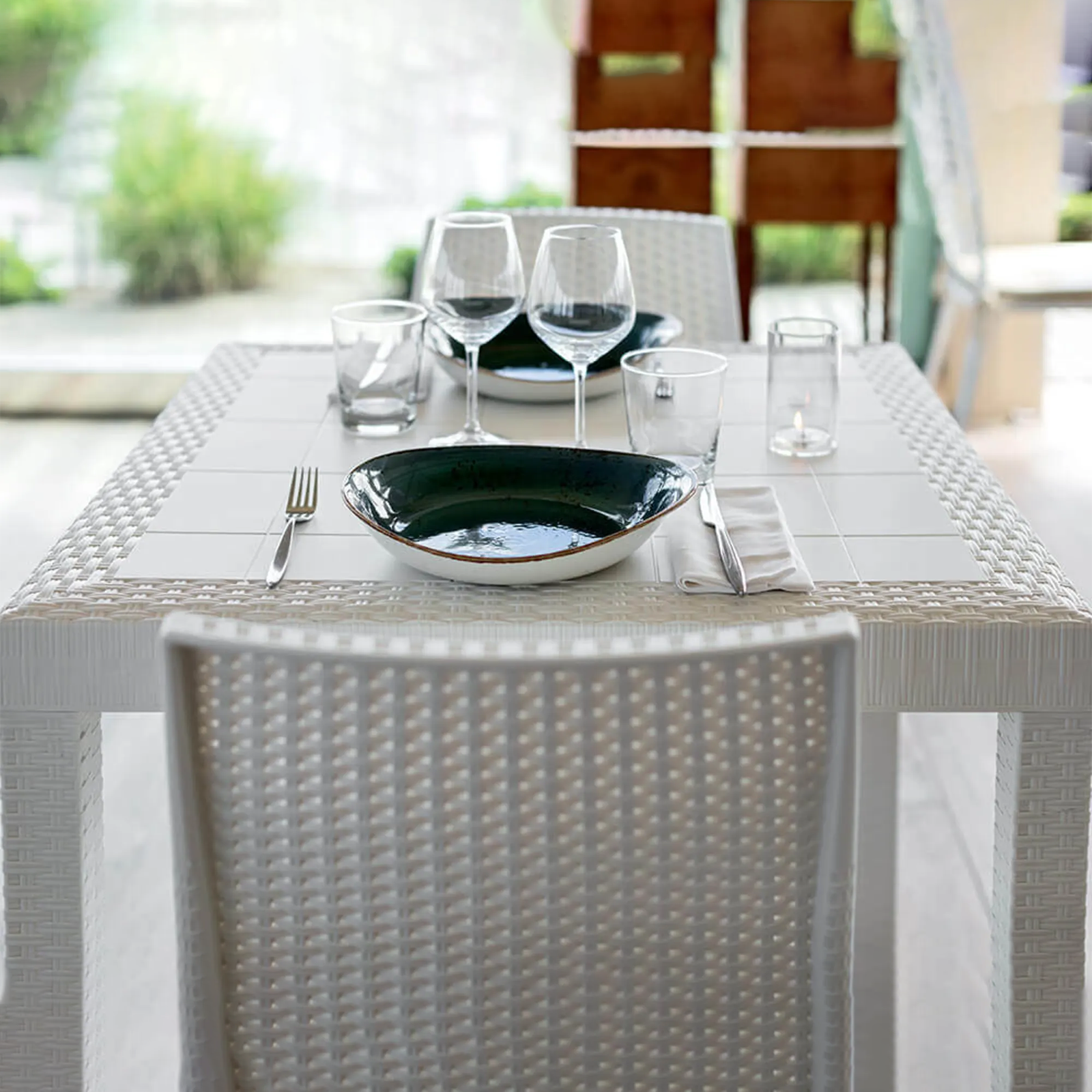 Tavolo quadrato da pranzo Quartet in resina con effetto rattan per giardino cm 95x95 74h